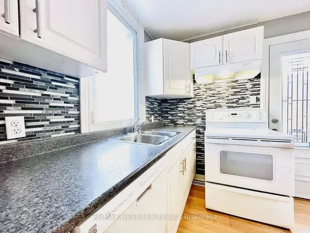 Additional property image - 18 Brock Ave