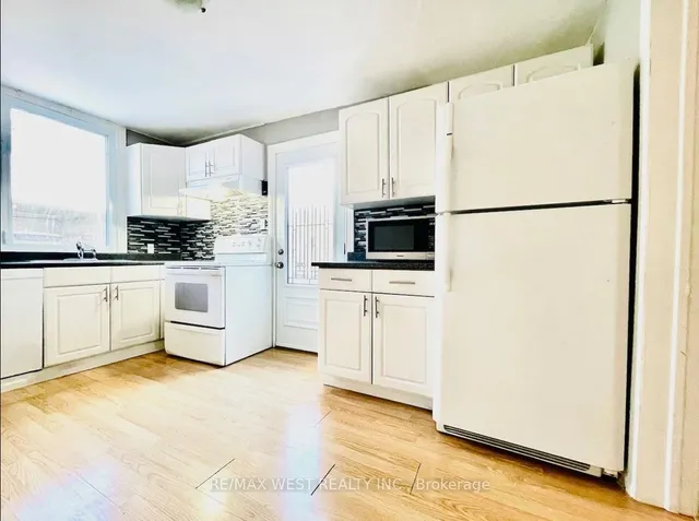 Additional property image - 18 Brock Ave
