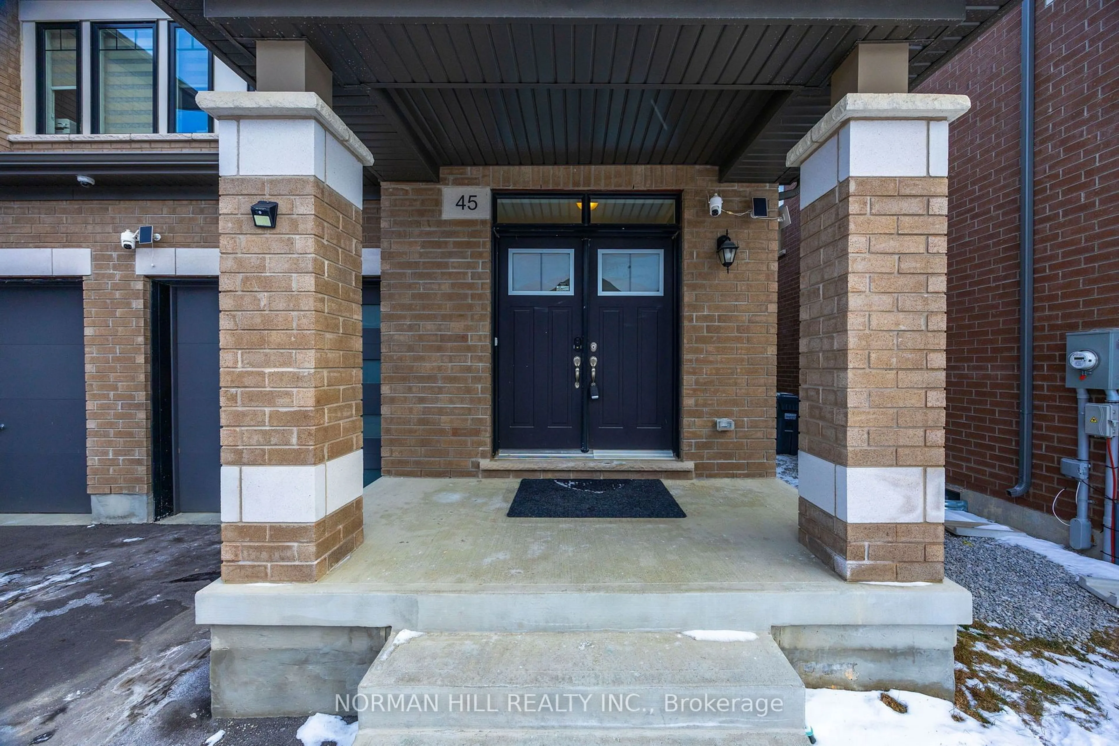 Indoor entryway for 45 Spinland St, Caledon Ontario L7C 4K6