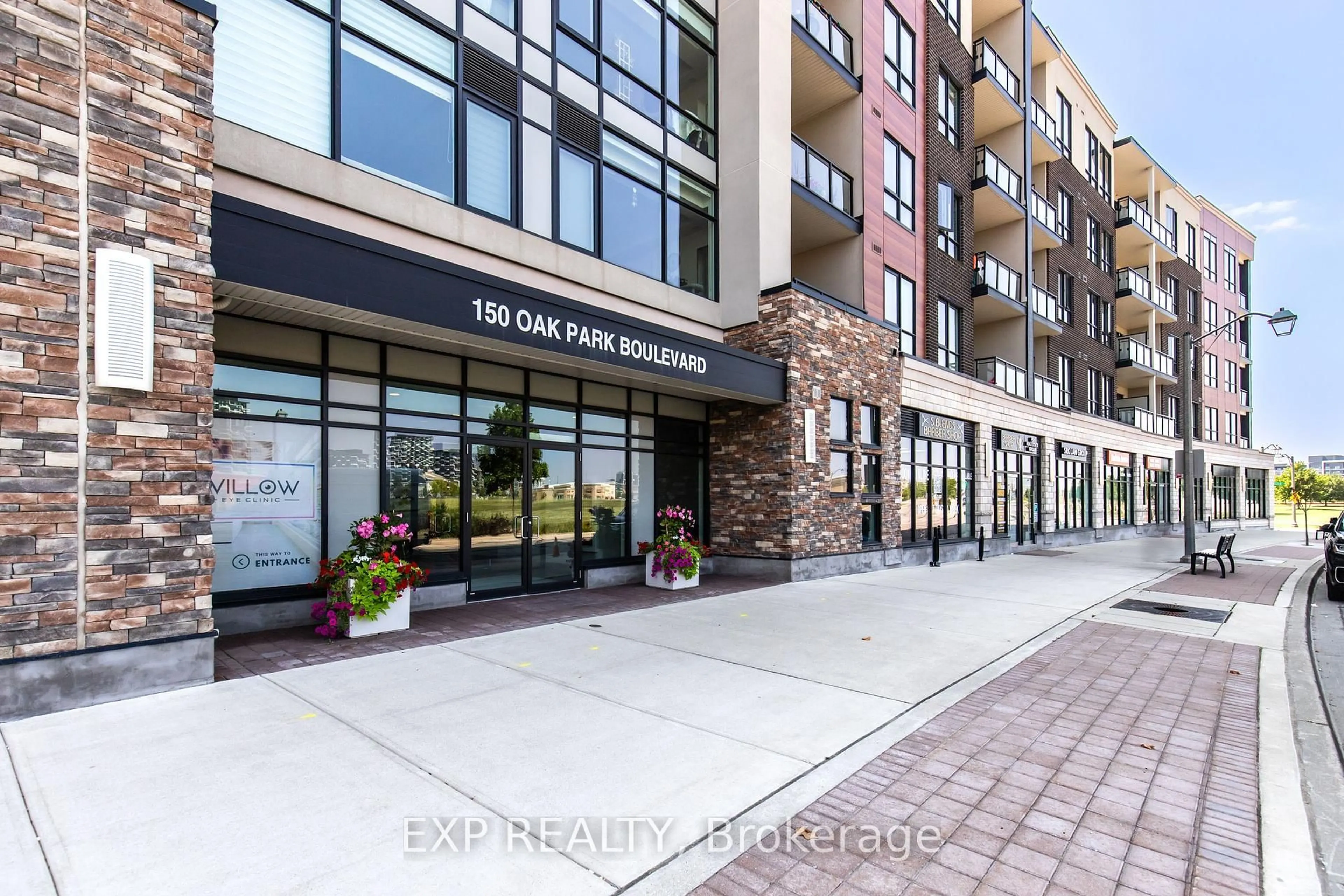 Indoor entryway for 150 Oak Park Blvd #425, Oakville Ontario L6H 3P2