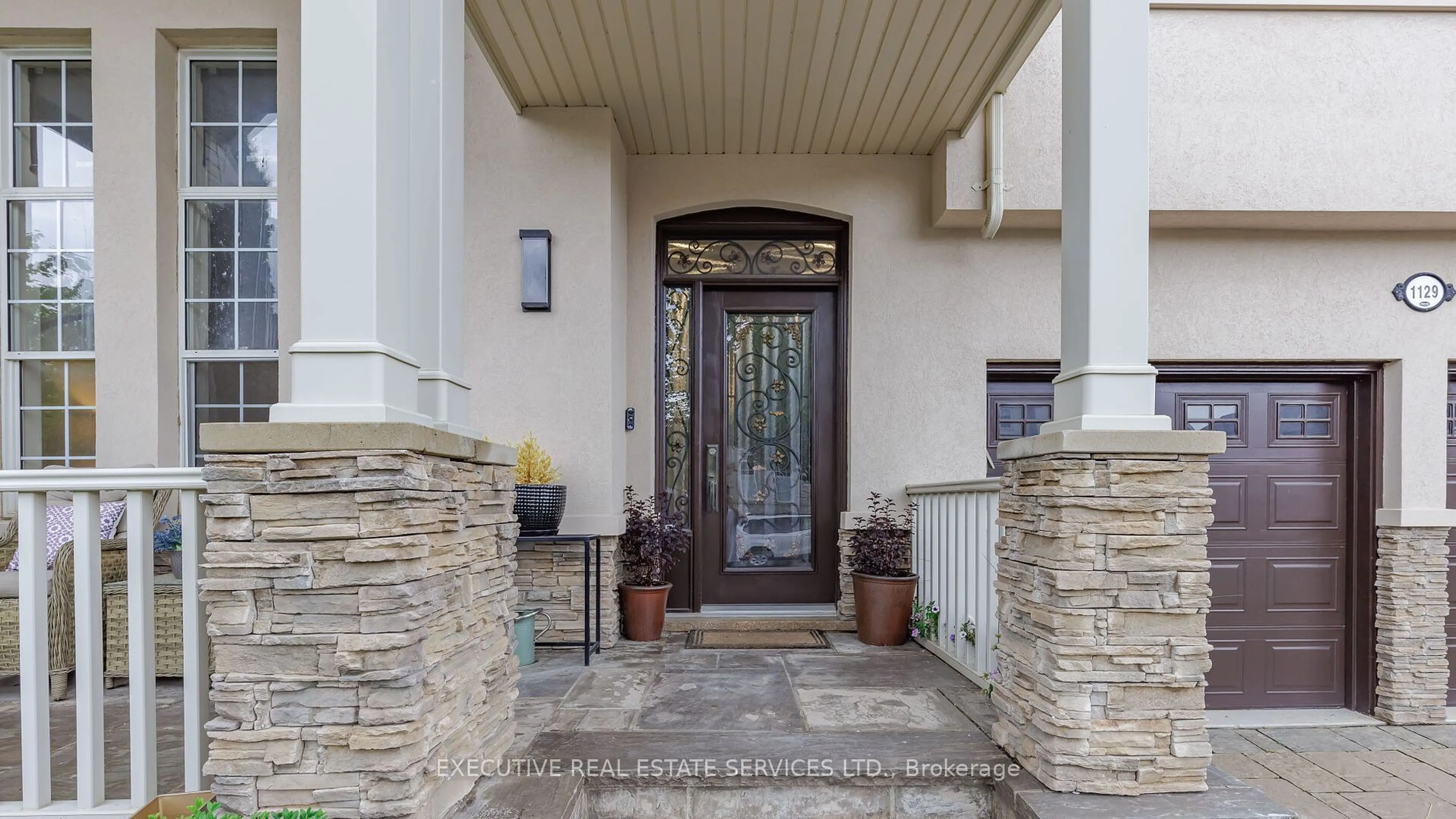 Indoor entryway for 1129 Meighen Way, Milton Ontario L9T 6V6