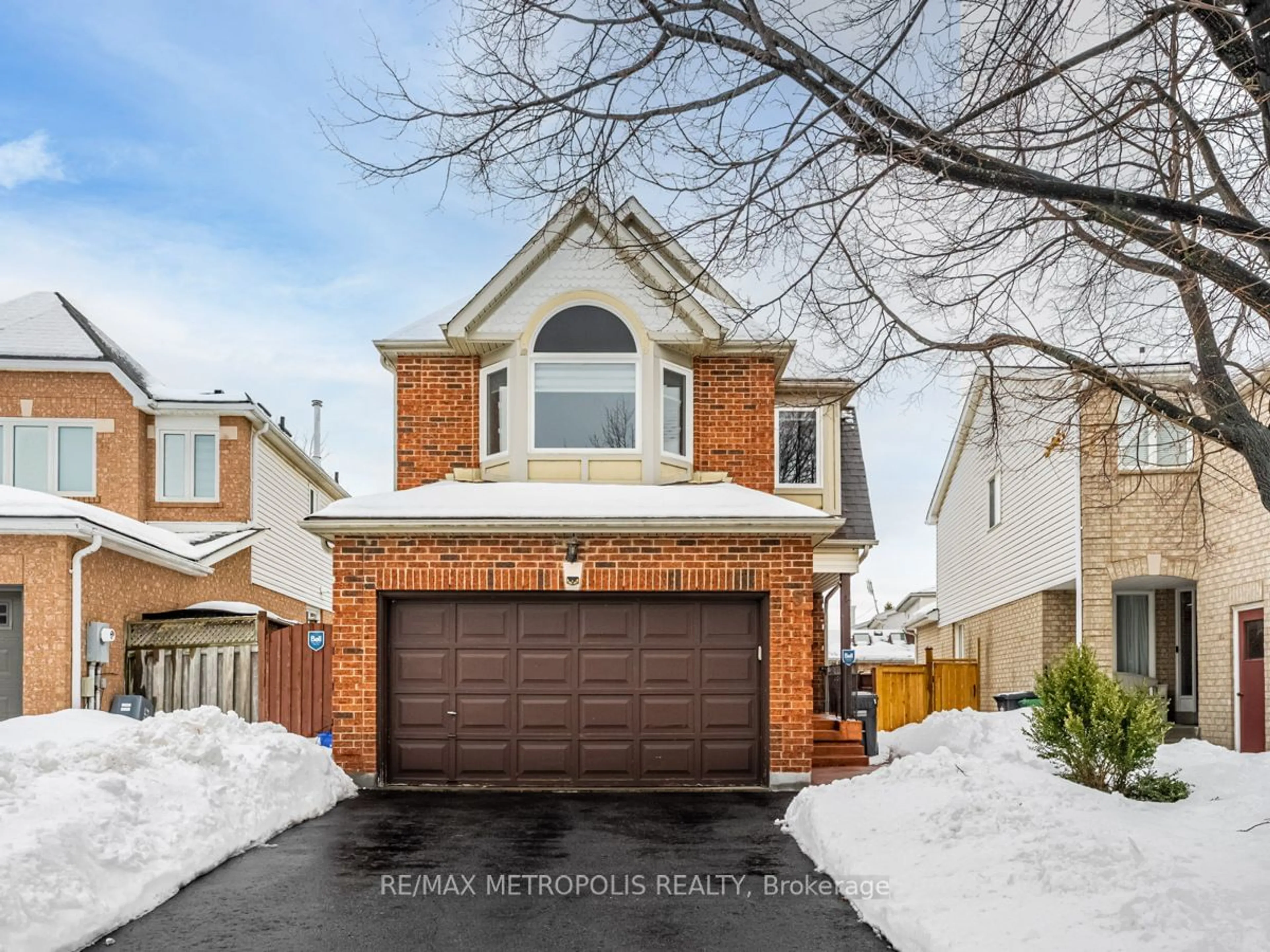 Home with brick exterior material, street for 5 Furrows End, Brampton Ontario L6Z 4S5