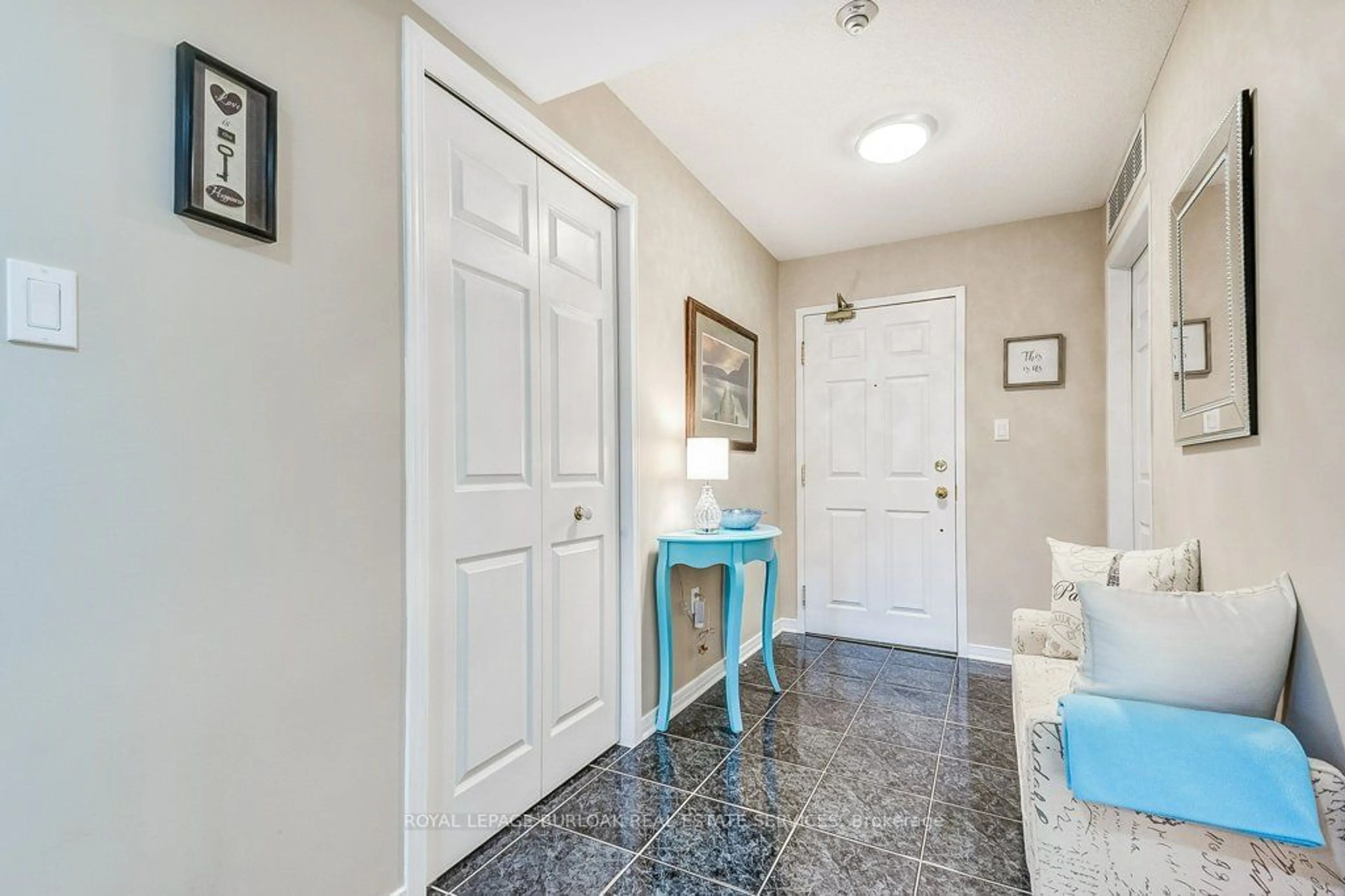 Indoor entryway for 216 Plains Rd #A409, Burlington Ontario L7T 4K8