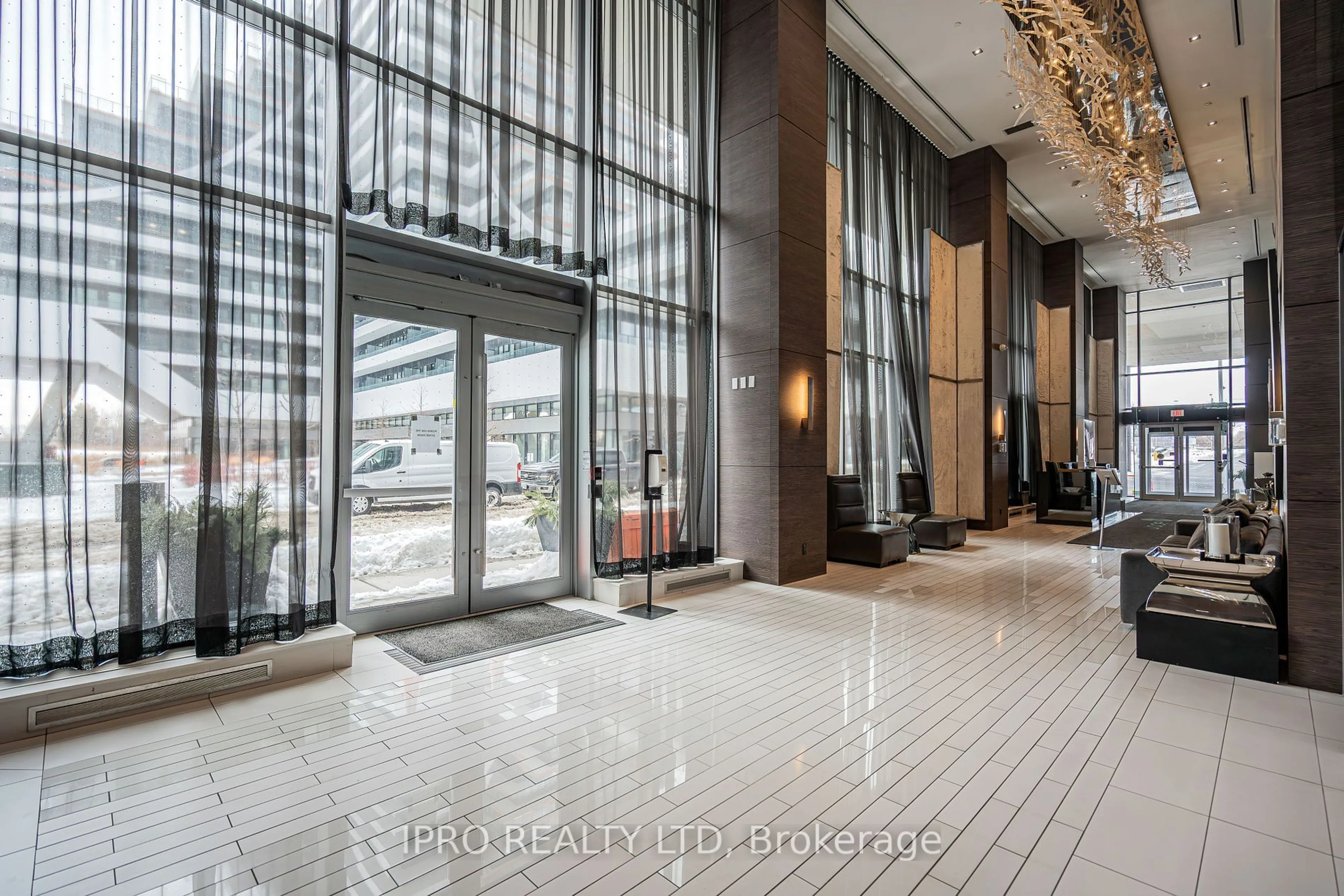 Indoor foyer for 33 Shore Breeze Dr #1208, Toronto Ontario M8V 0G1