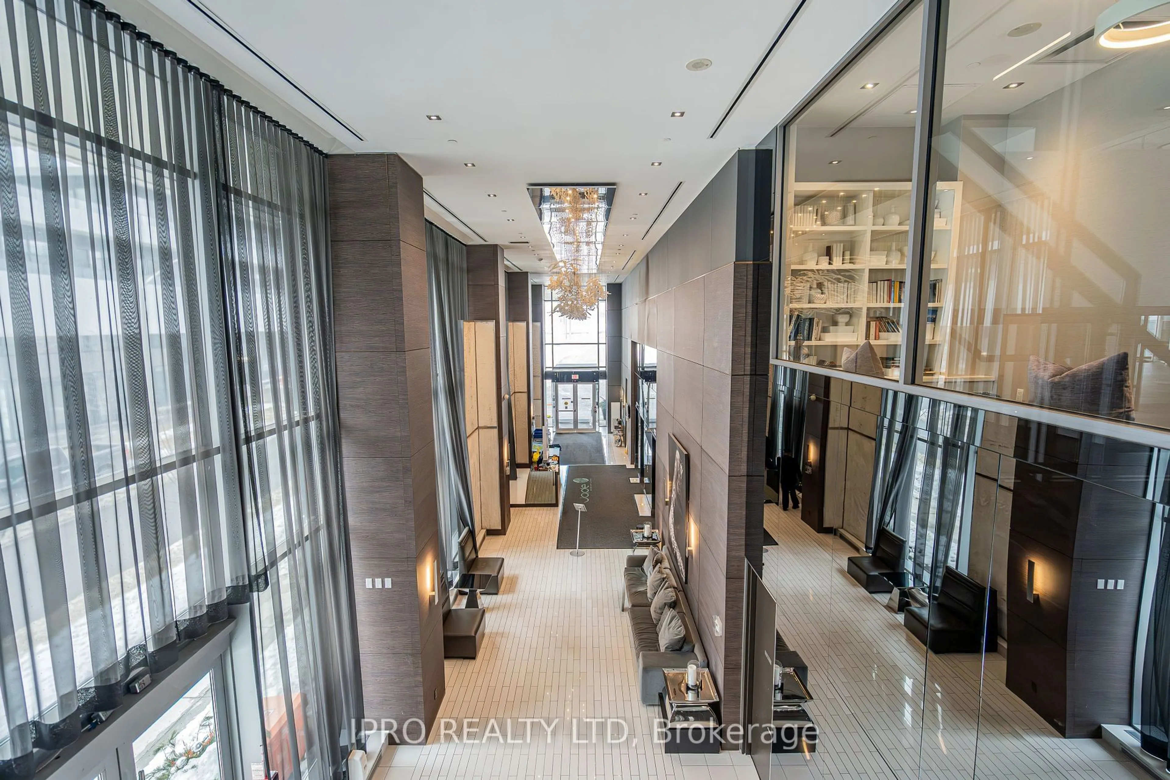 Indoor foyer for 33 Shore Breeze Dr #1208, Toronto Ontario M8V 0G1