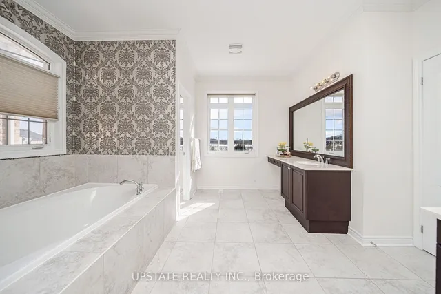 Additional property image - 10 Agincourt Circ