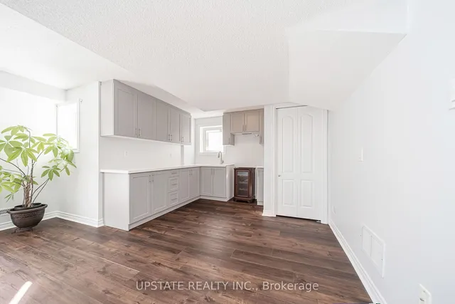 Additional property image - 10 Agincourt Circ