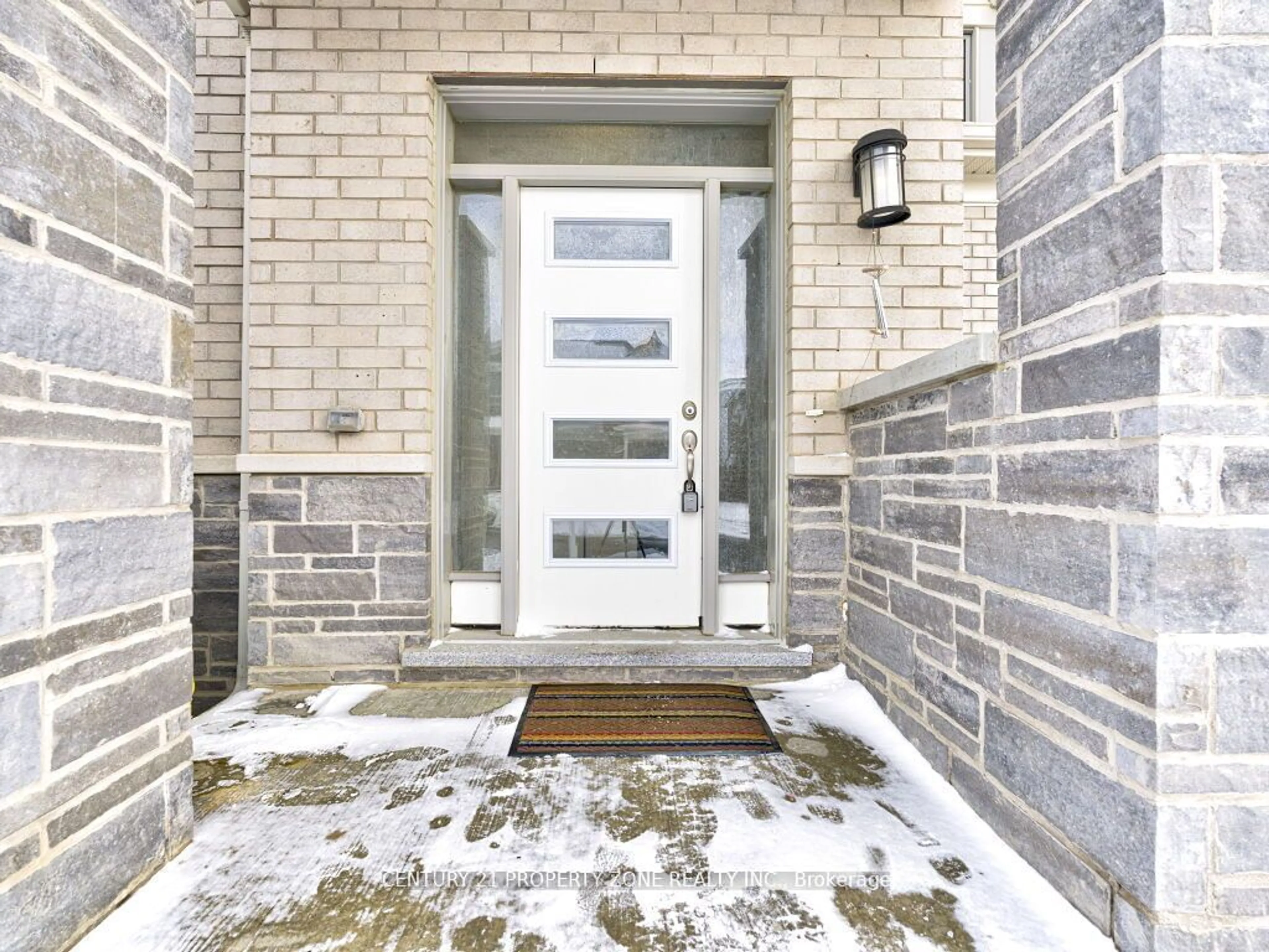 Indoor entryway for 7 Circus Cres, Brampton Ontario L7A 5E2