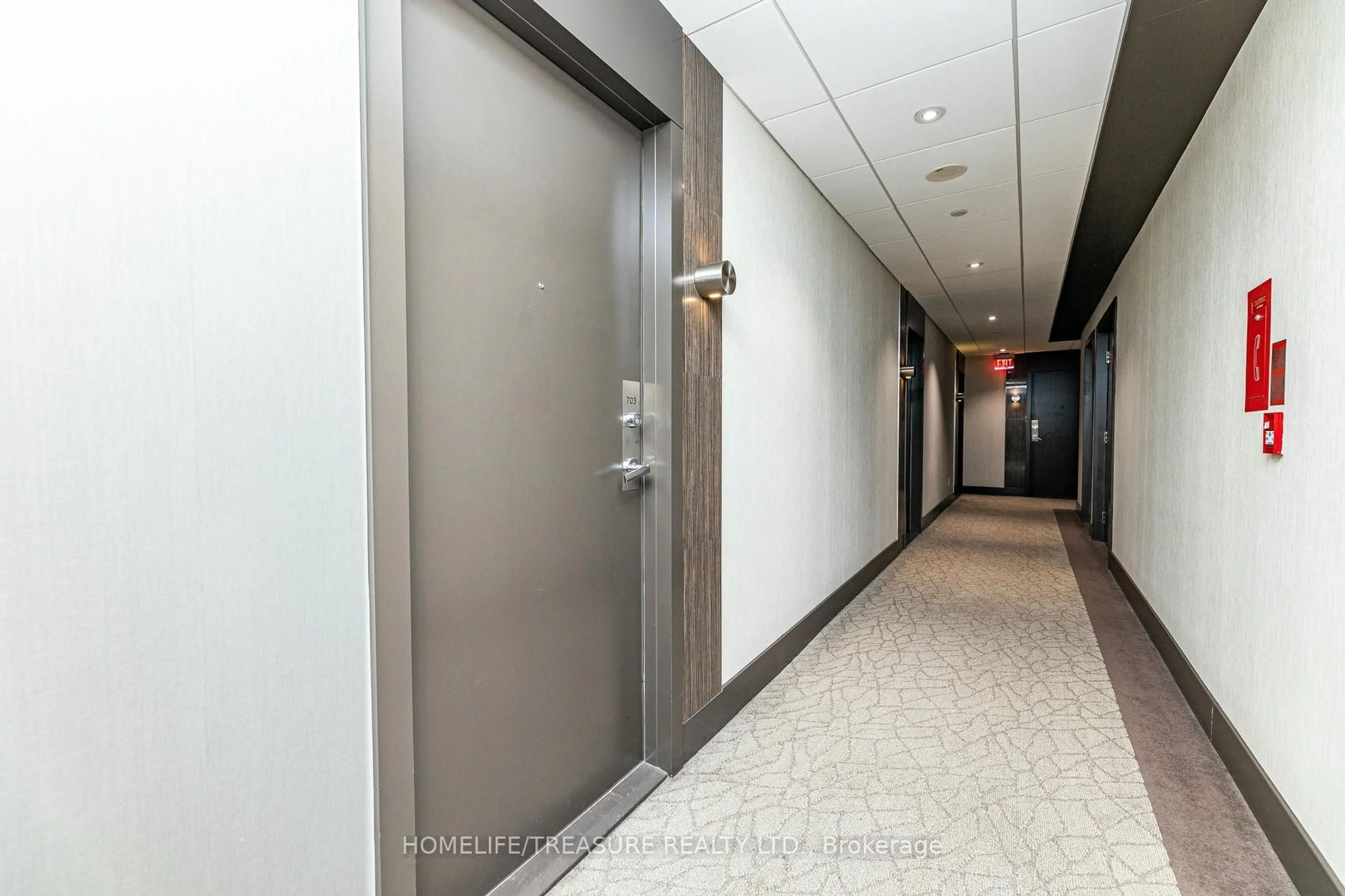 Indoor foyer for 1830 Bloor St #703, Toronto Ontario M6P 3K6