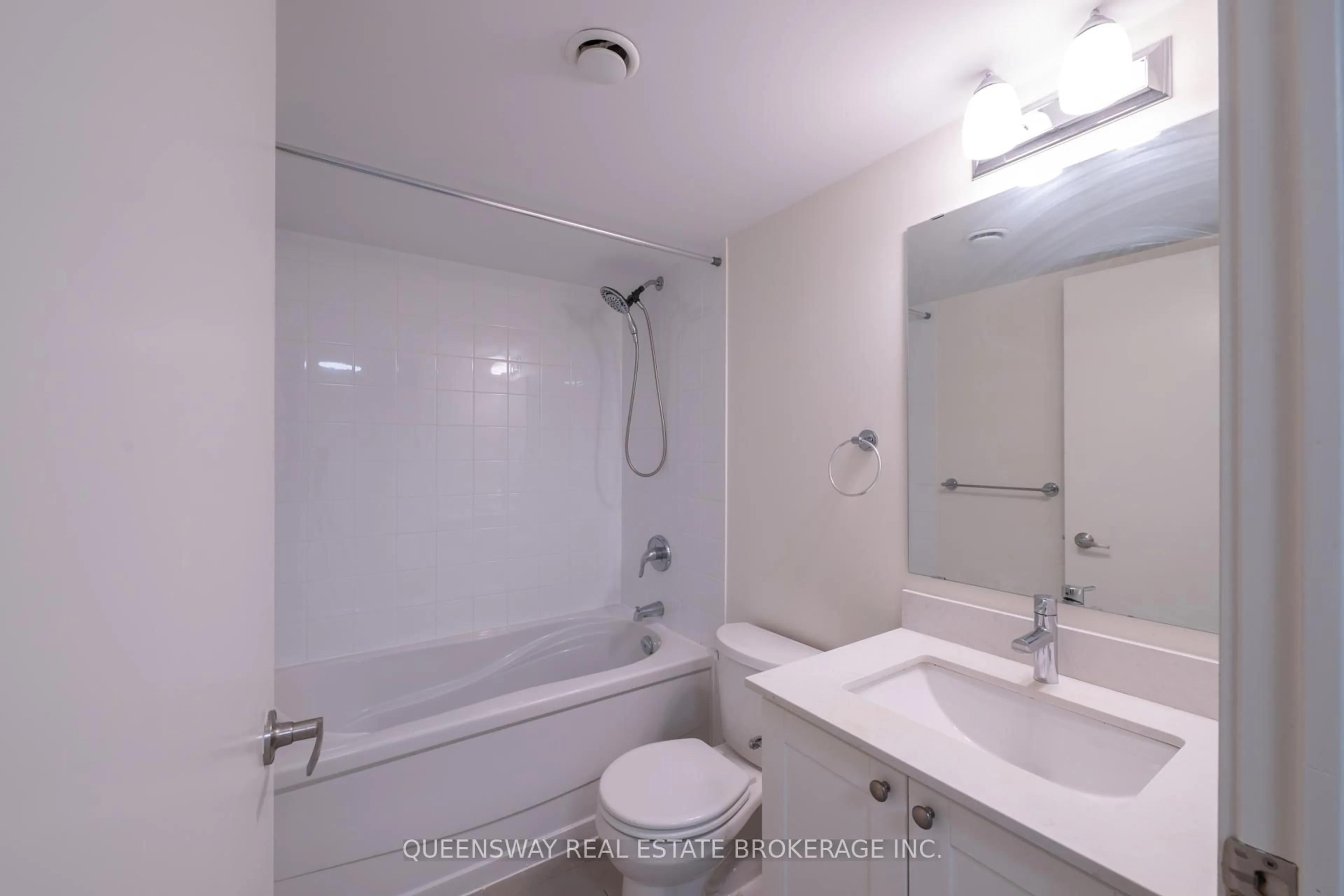 Standard bathroom, unknown for 816 Lansdowne Ave #307, Toronto Ontario M6H 4K6