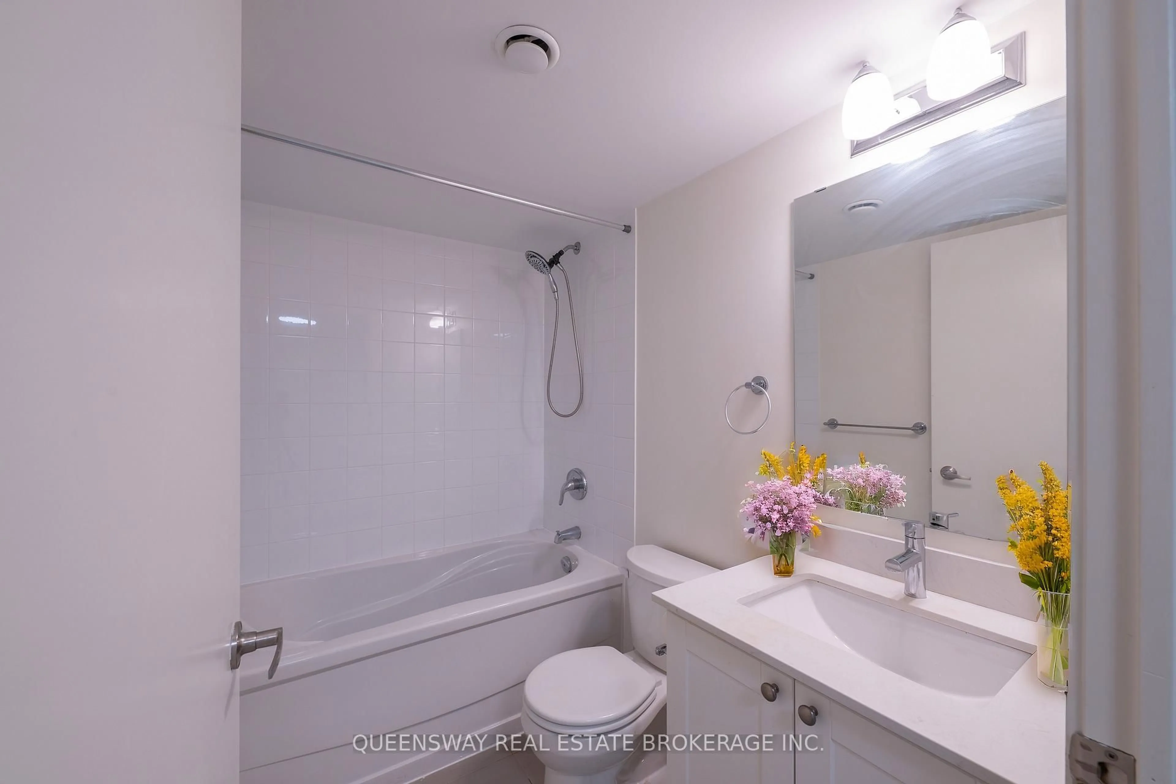 Standard bathroom, ceramic/tile floor for 816 Lansdowne Ave #307, Toronto Ontario M6H 4K6