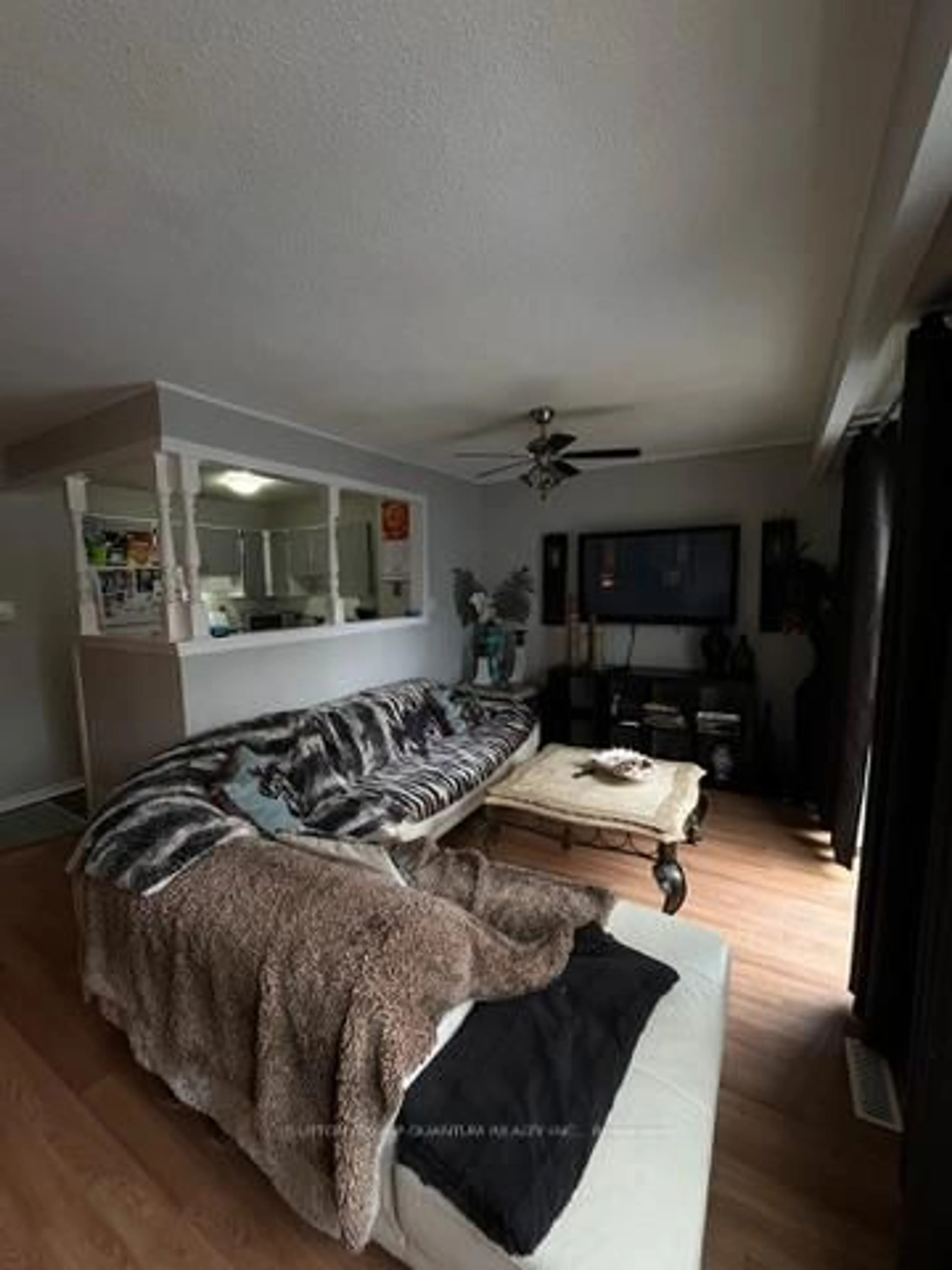 Living room with furniture, unknown for 2315 Bromsgrove Rd #18, Mississauga Ontario L5J 4A6