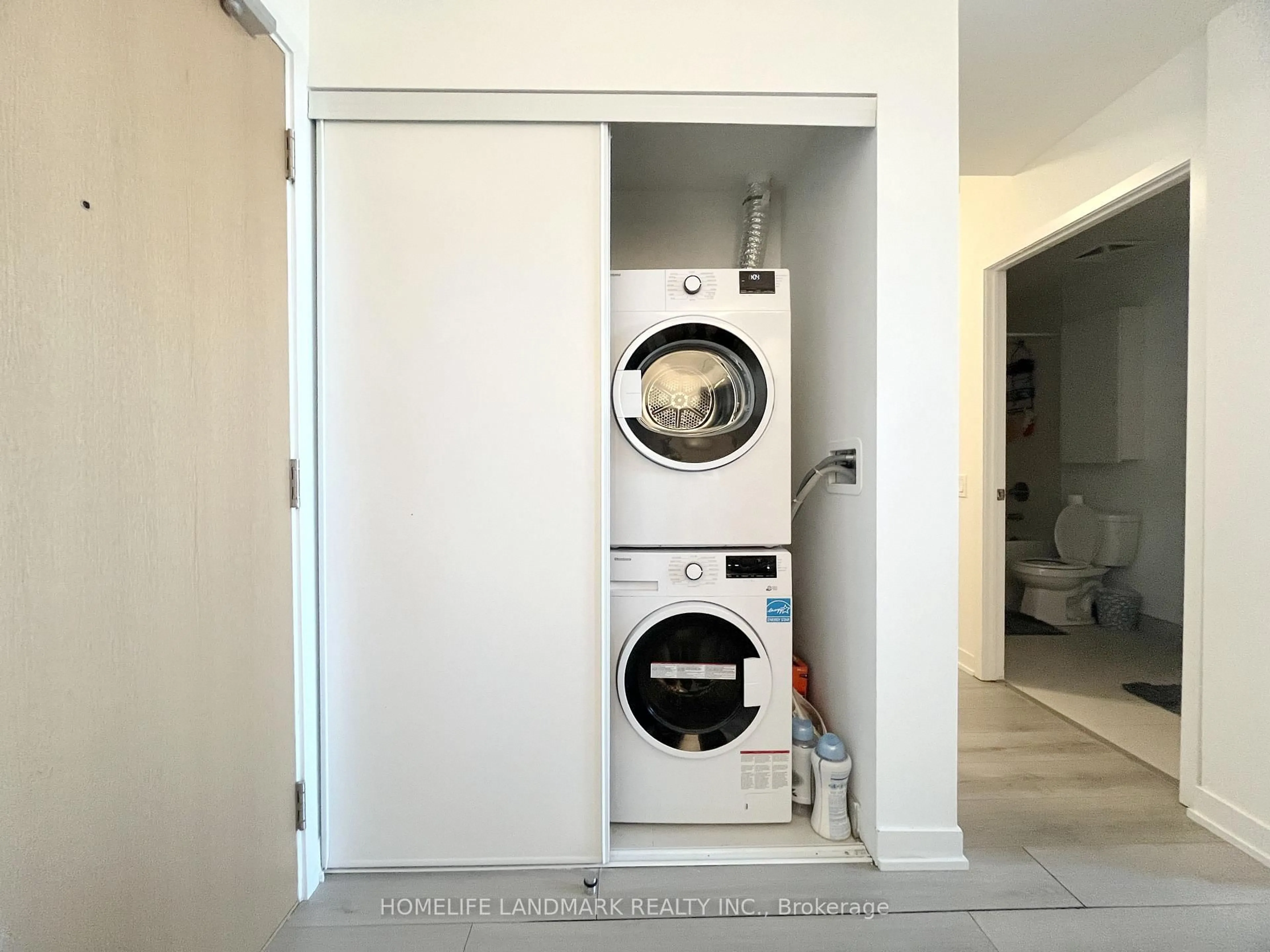 Laundry room for 1787 St Clair Ave #814, Toronto Ontario M6N 0B7