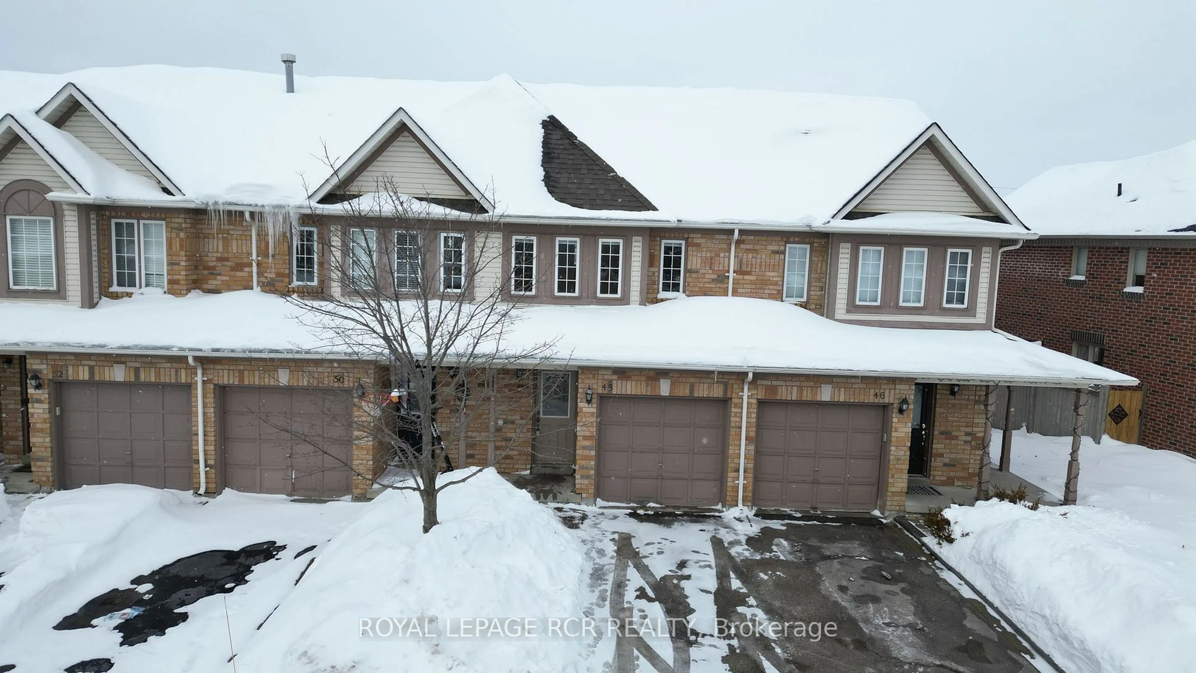 A pic from outside/outdoor area/front of a property/back of a property/a pic from drone, street for 48 Alderbrook Pl, Caledon Ontario L7E 1Y6