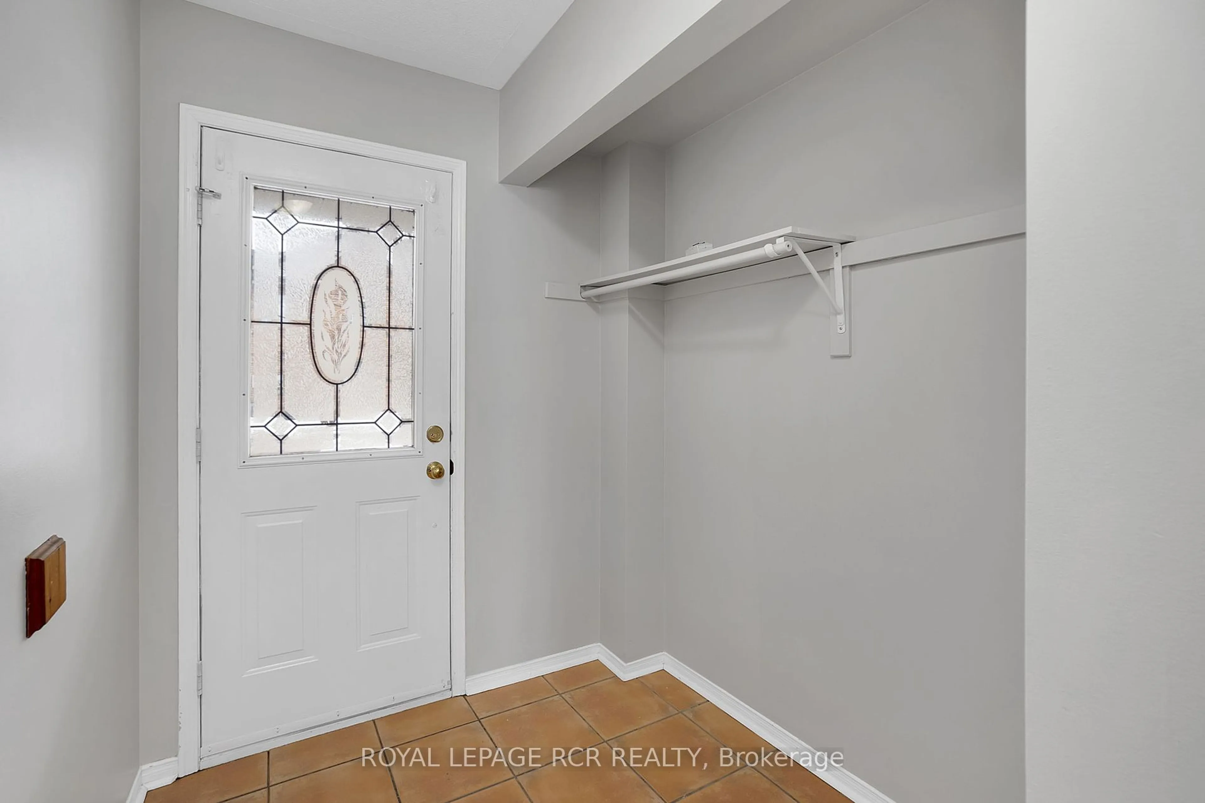 Indoor entryway for 48 Alderbrook Pl, Caledon Ontario L7E 1Y6