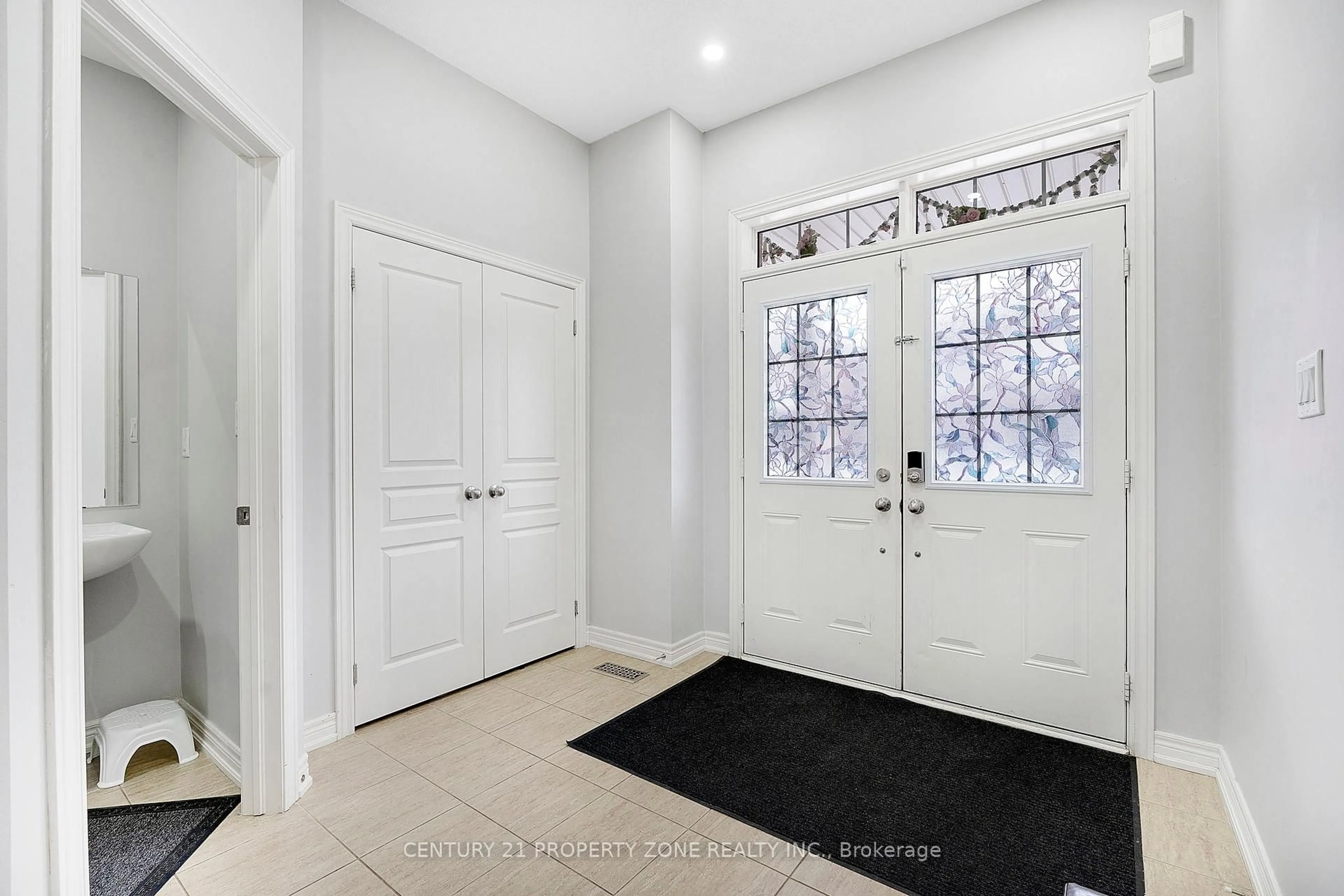 Indoor entryway for 14 Haverstock Cres, Brampton Ontario L7A 4C9