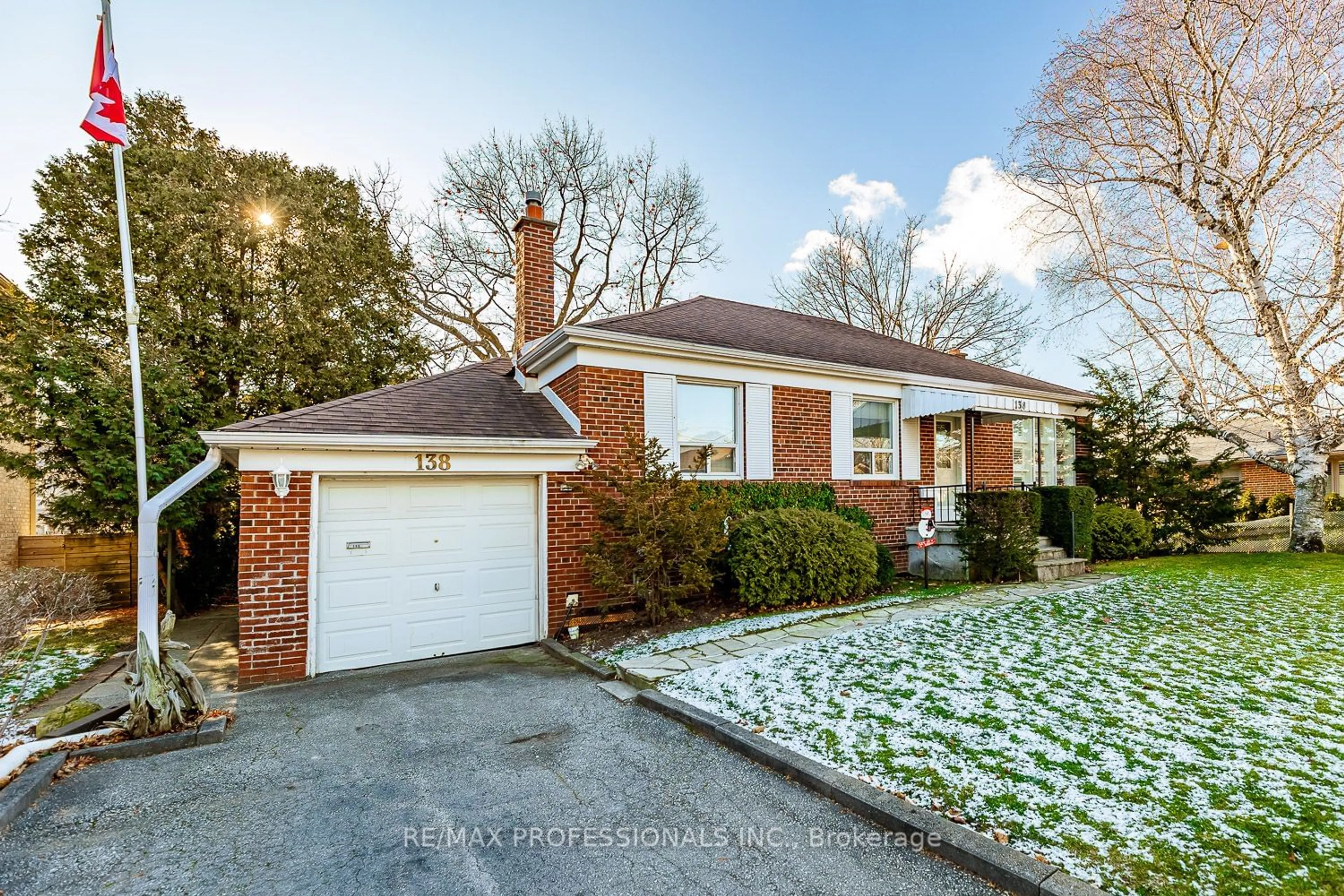 Home with brick exterior material, street for 138 Perry Cres, Toronto Ontario M9A 1K7