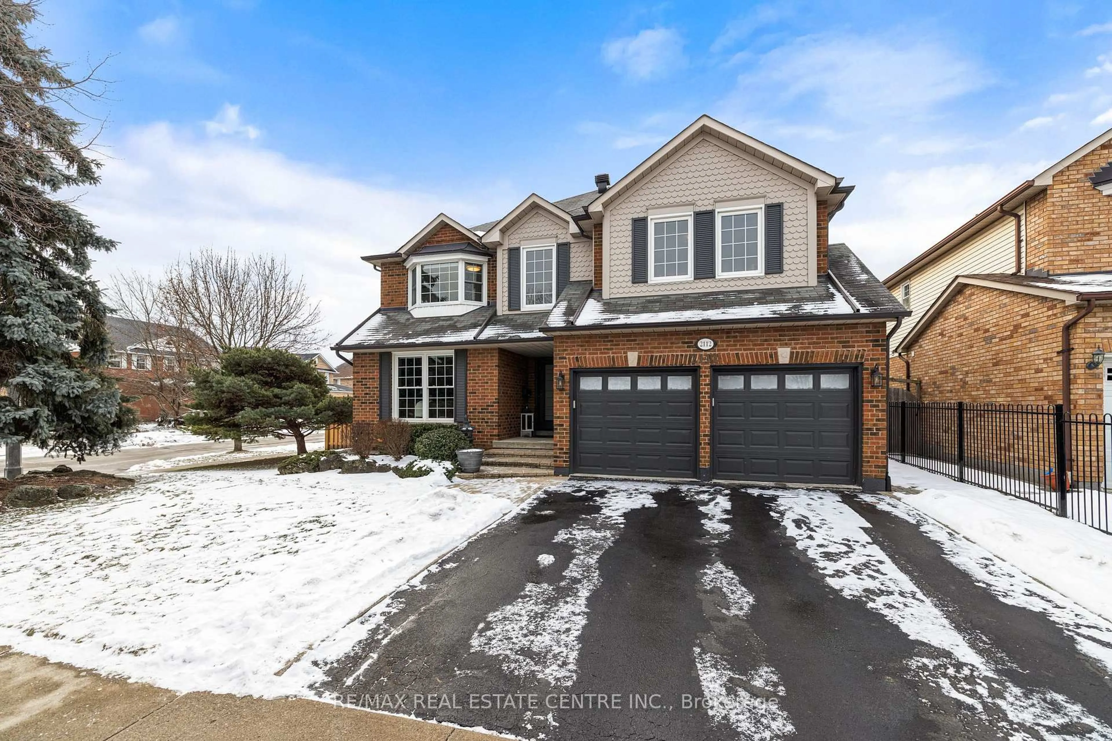 Home with brick exterior material, street for 2112 Berwick Dr, Burlington Ontario L7M 4B3