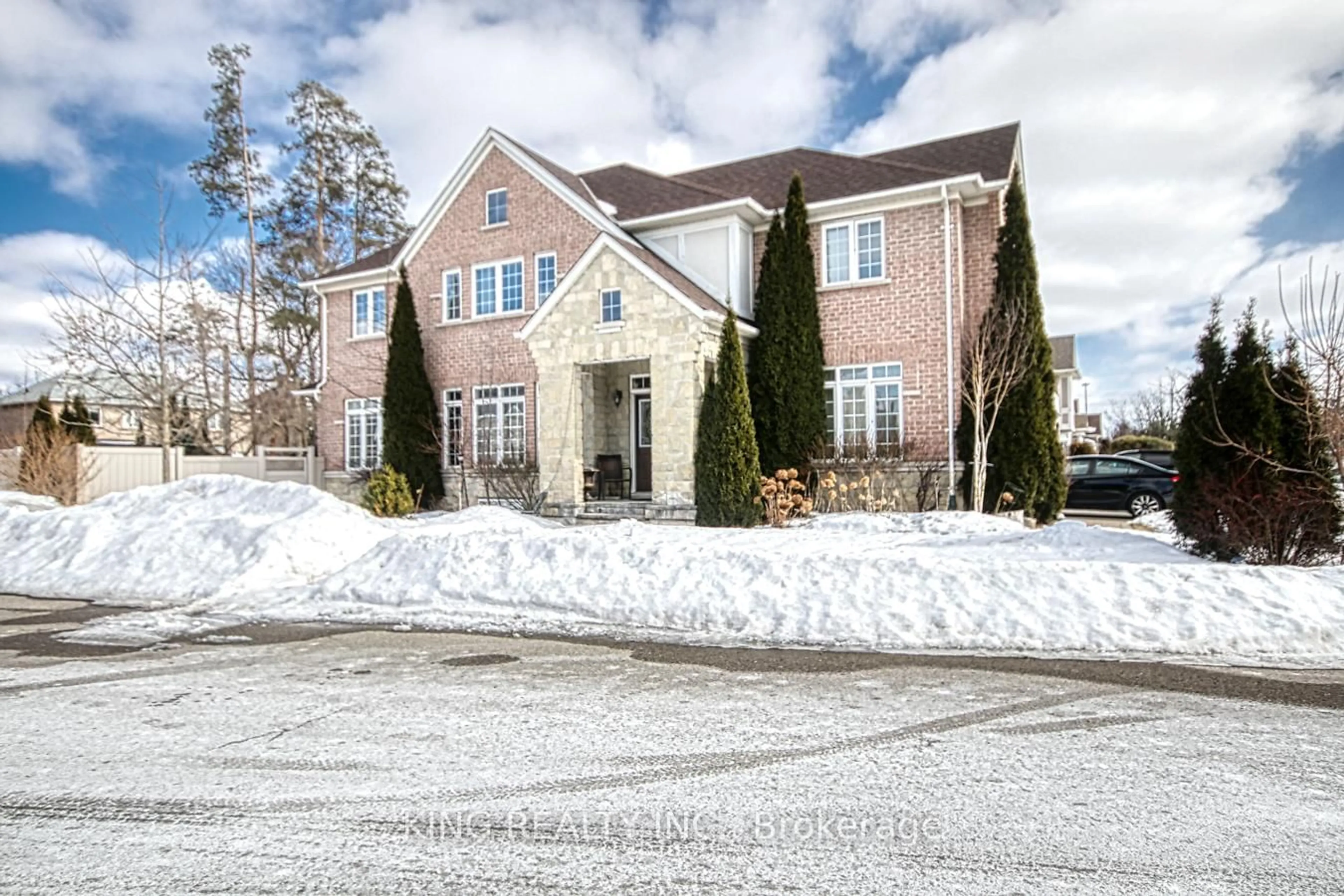 Home with brick exterior material, street for 3 Xavier Crt, Brampton Ontario L5Y 5S1