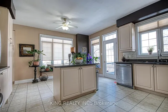 Additional property image - 3 Xavier Crt