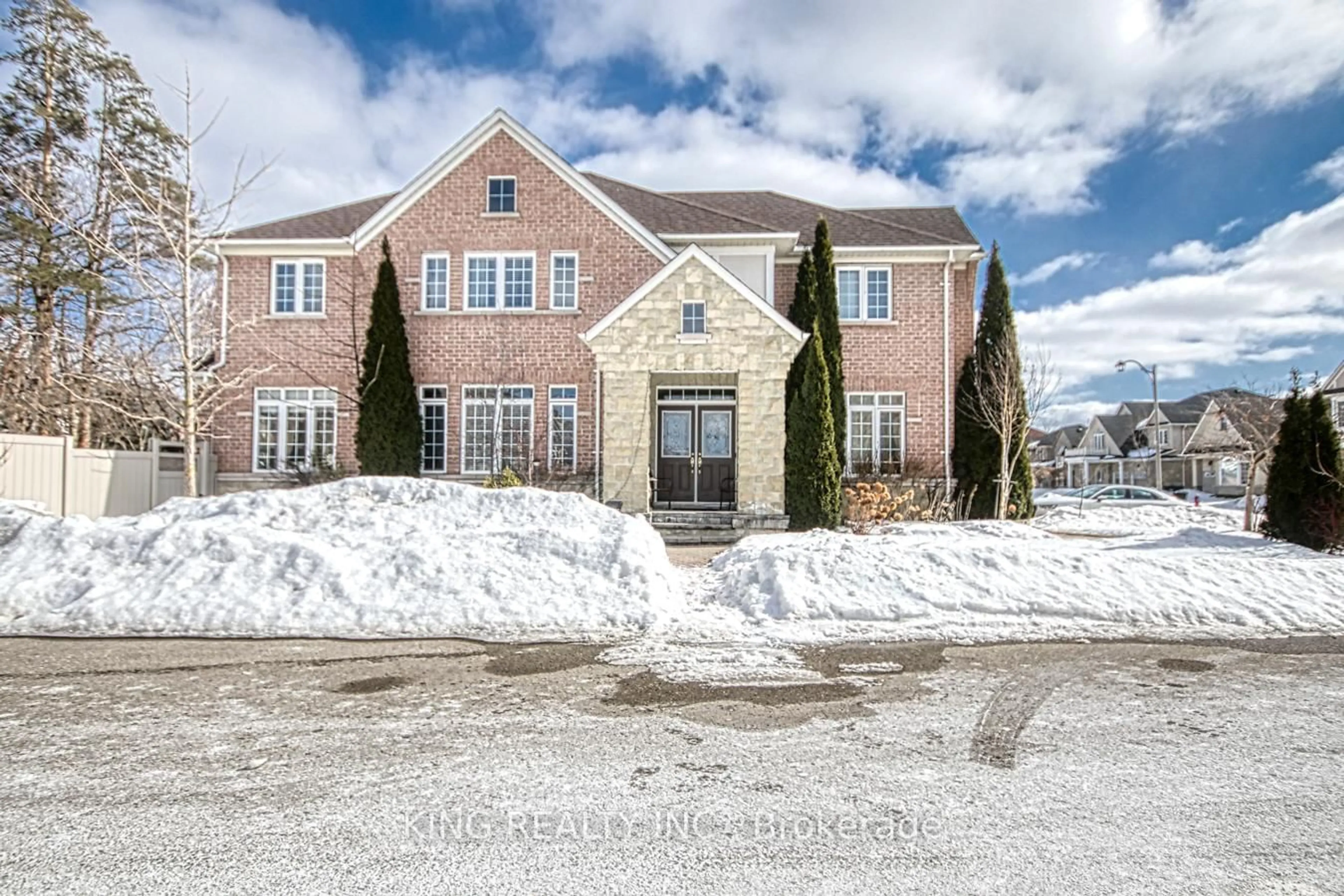 Home with brick exterior material, street for 3 Xavier Crt, Brampton Ontario L5Y 5S1