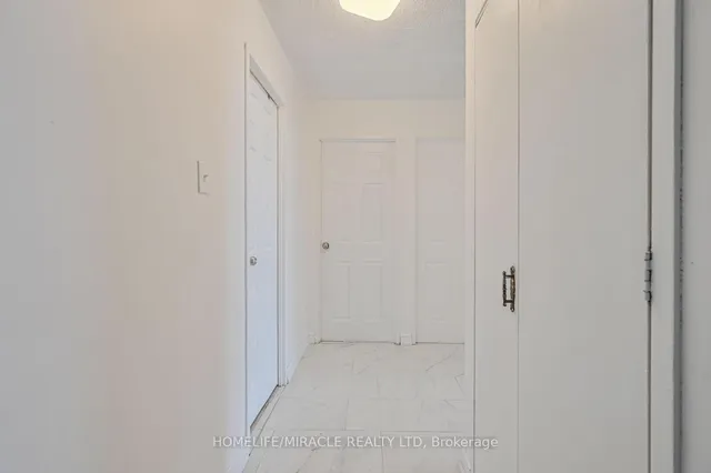 Additional property image - 18 Knightsbridge Rd Unit 2311
