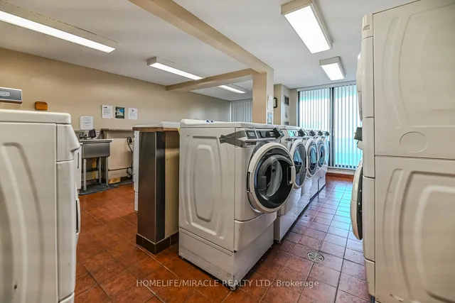Additional property image - 18 Knightsbridge Rd Unit 2311