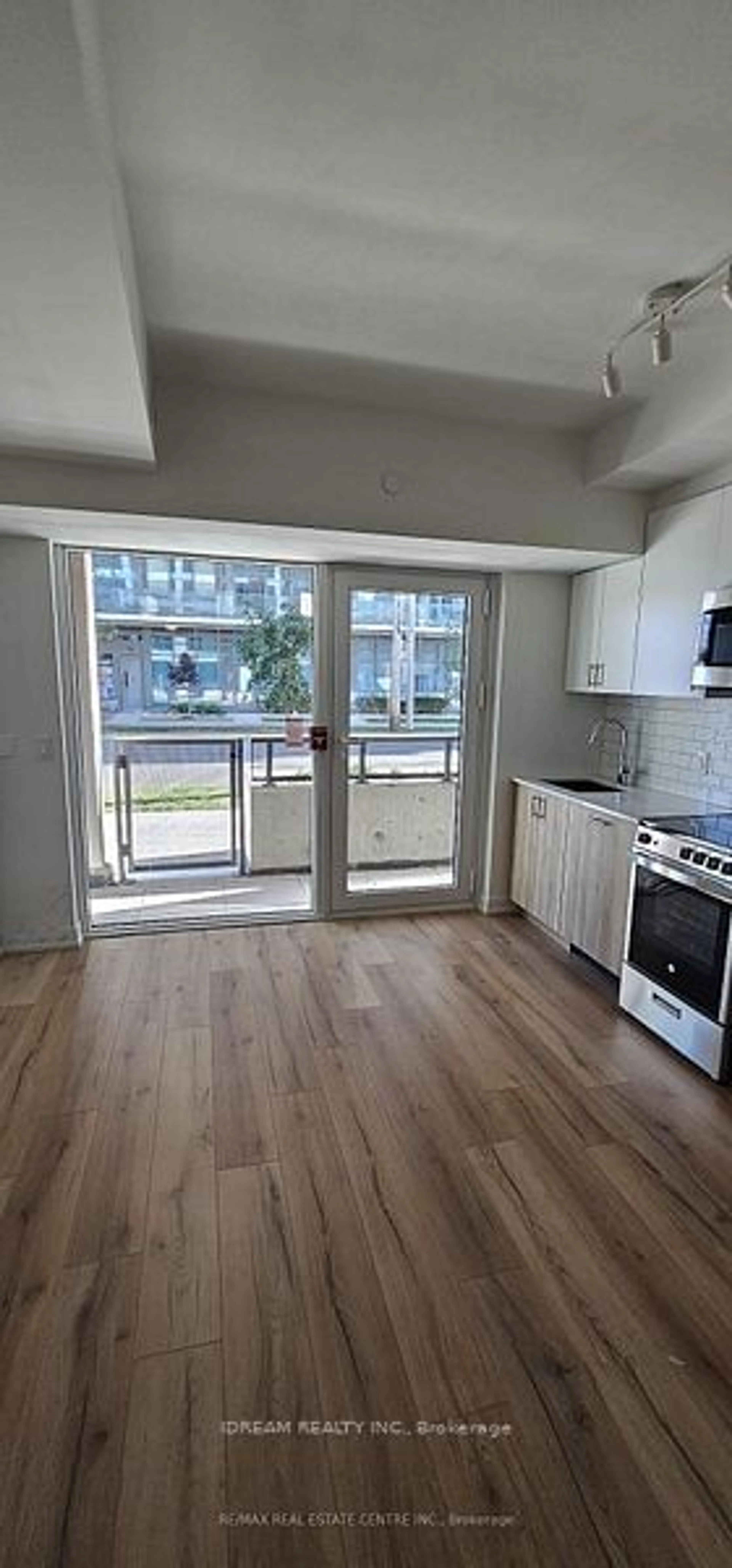 Standard kitchen, wood/laminate floor for 1195 The Queensway #102, Toronto Ontario M8Z 0H1