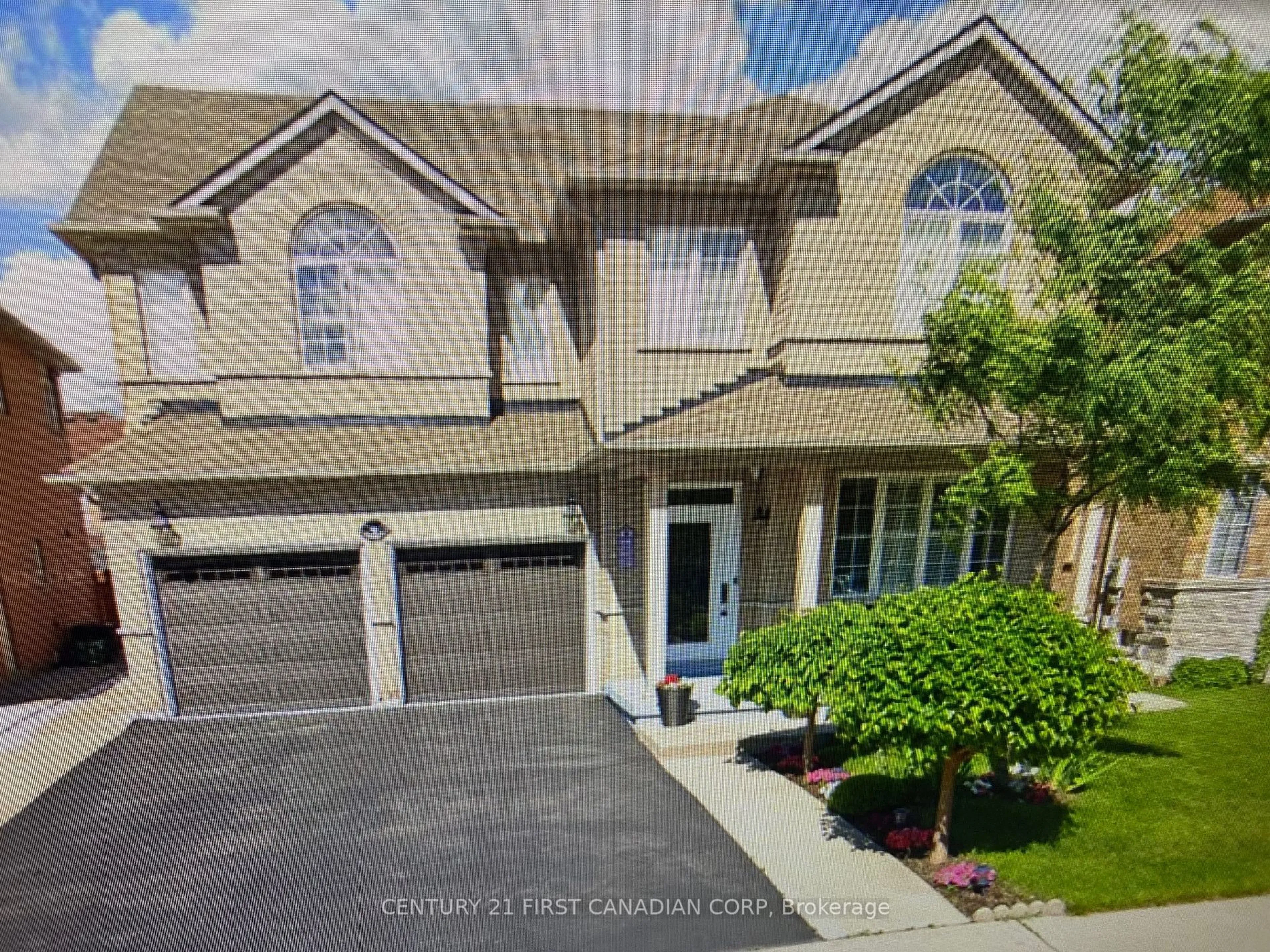 A pic from outside/outdoor area/front of a property/back of a property/a pic from drone, street for 12 Plateau Dr, Brampton Ontario L6R 3G5