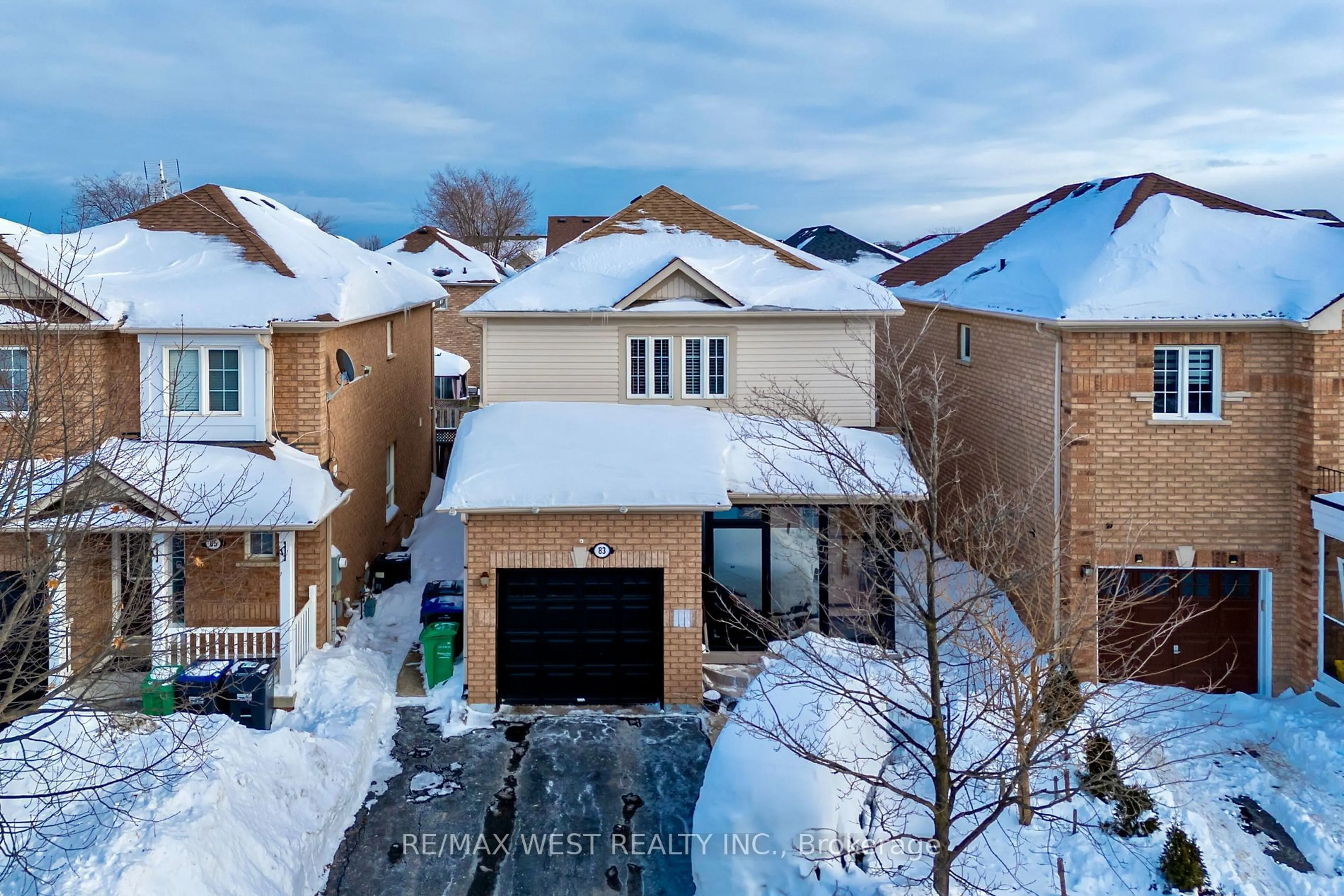 A pic from outside/outdoor area/front of a property/back of a property/a pic from drone, street for 83 Ridgemore Cres, Brampton Ontario L7A 2L5