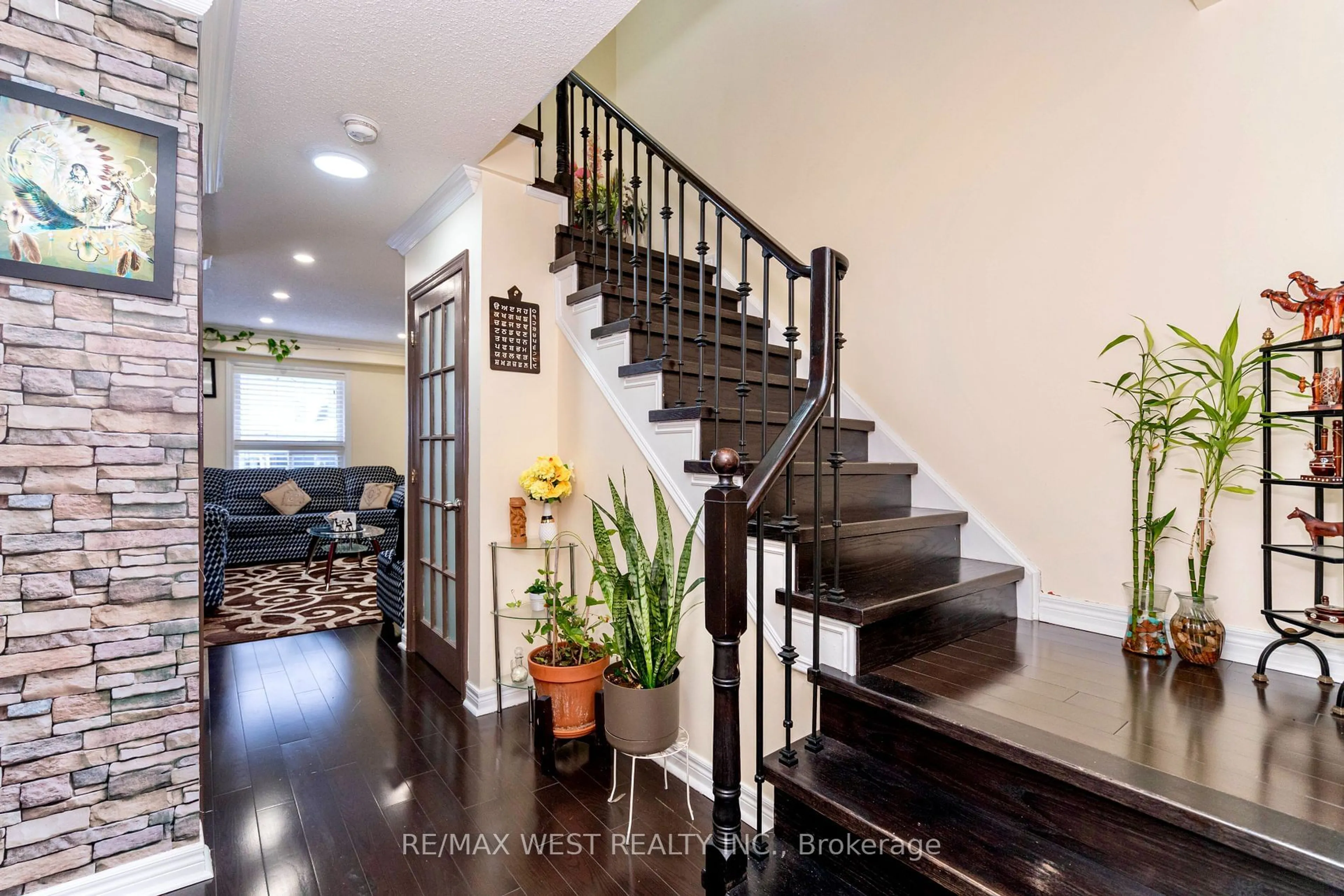 Indoor entryway for 83 Ridgemore Cres, Brampton Ontario L7A 2L5