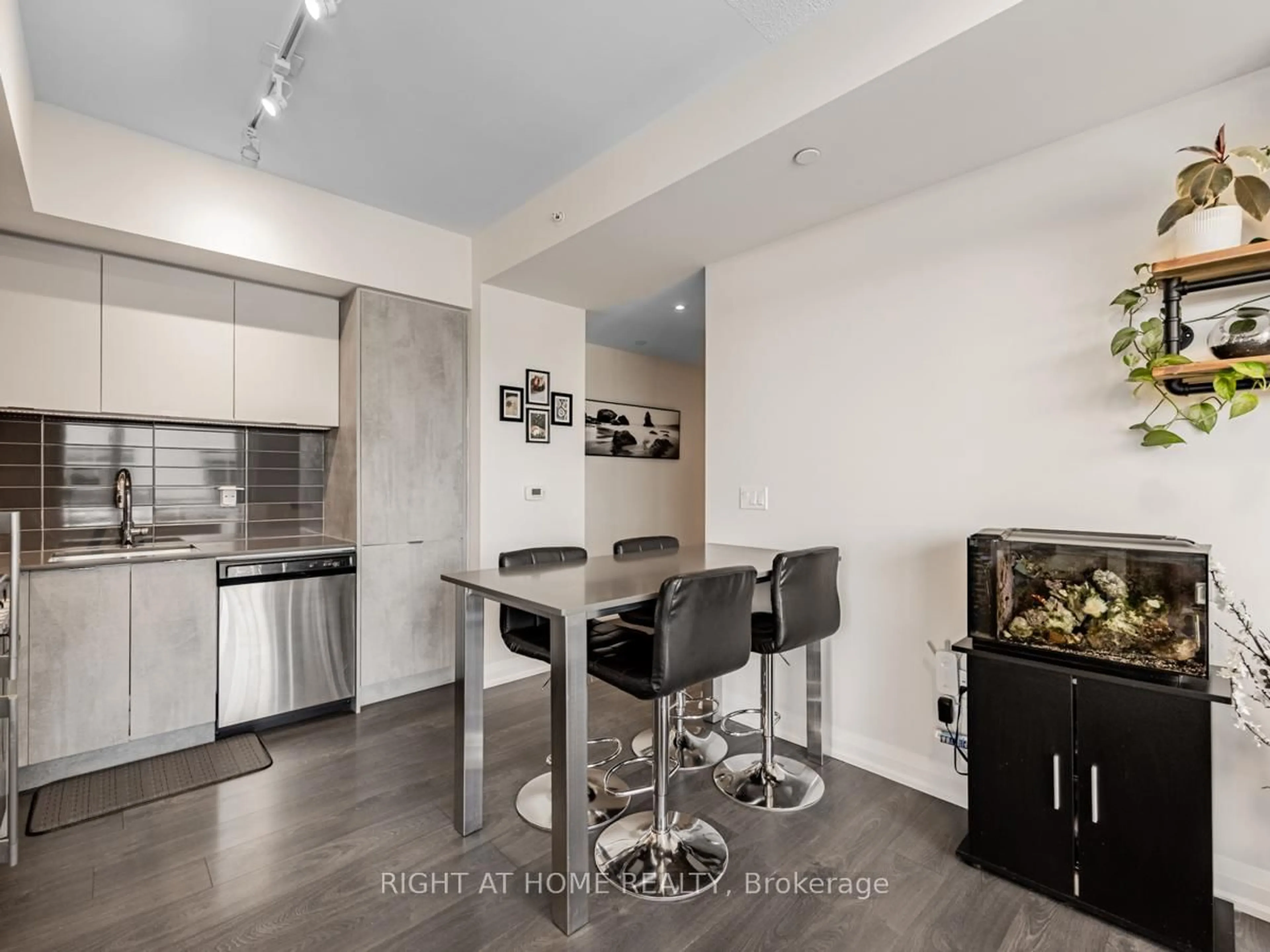 Open concept kitchen, unknown for 26 Gibbs Rd #643, Toronto Ontario M9B 0E3