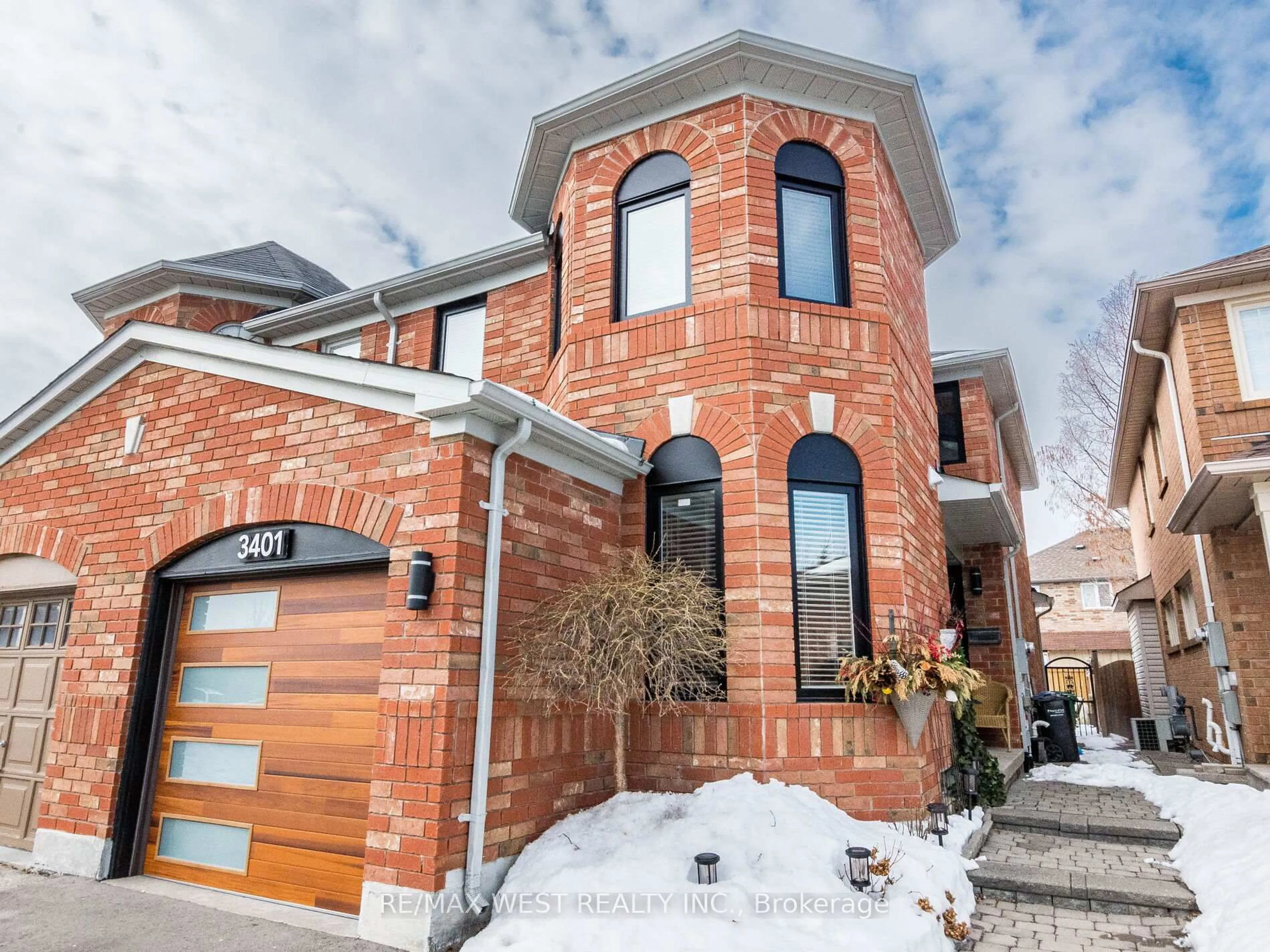 Home with brick exterior material, street for 3401 Wild Cherry Lane, Mississauga Ontario L5N 7N5