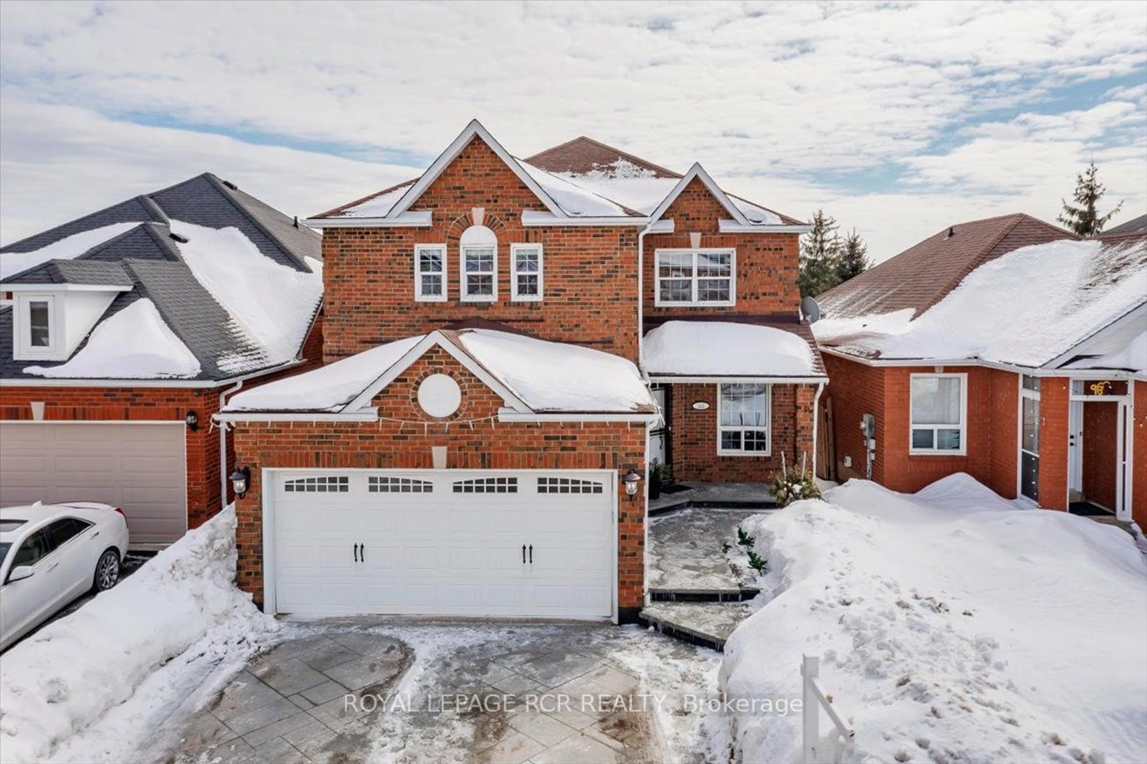 A pic from outside/outdoor area/front of a property/back of a property/a pic from drone, street for 244 Howard Cres, Orangeville Ontario L9W 4W6