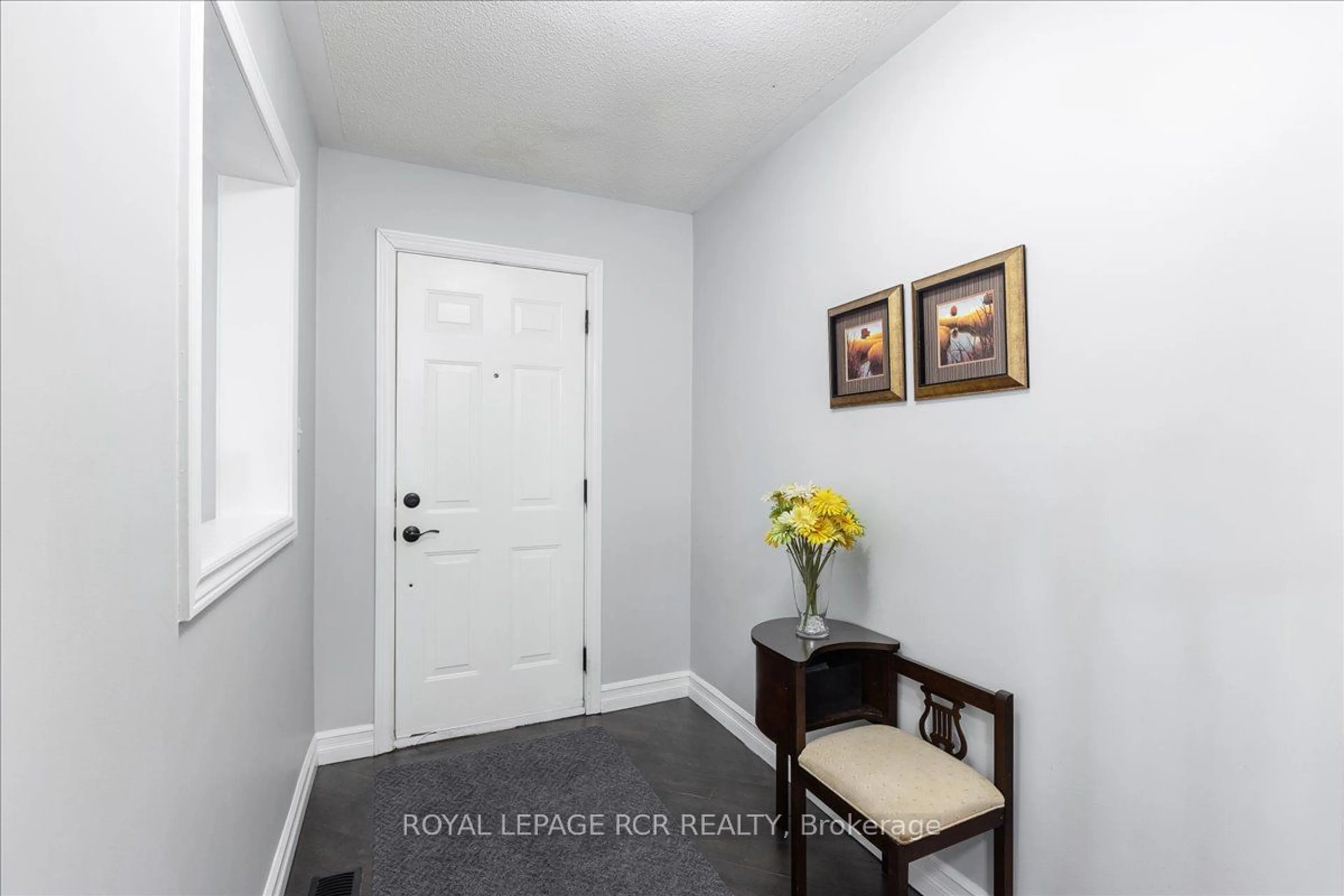 Indoor entryway for 244 Howard Cres, Orangeville Ontario L9W 4W6