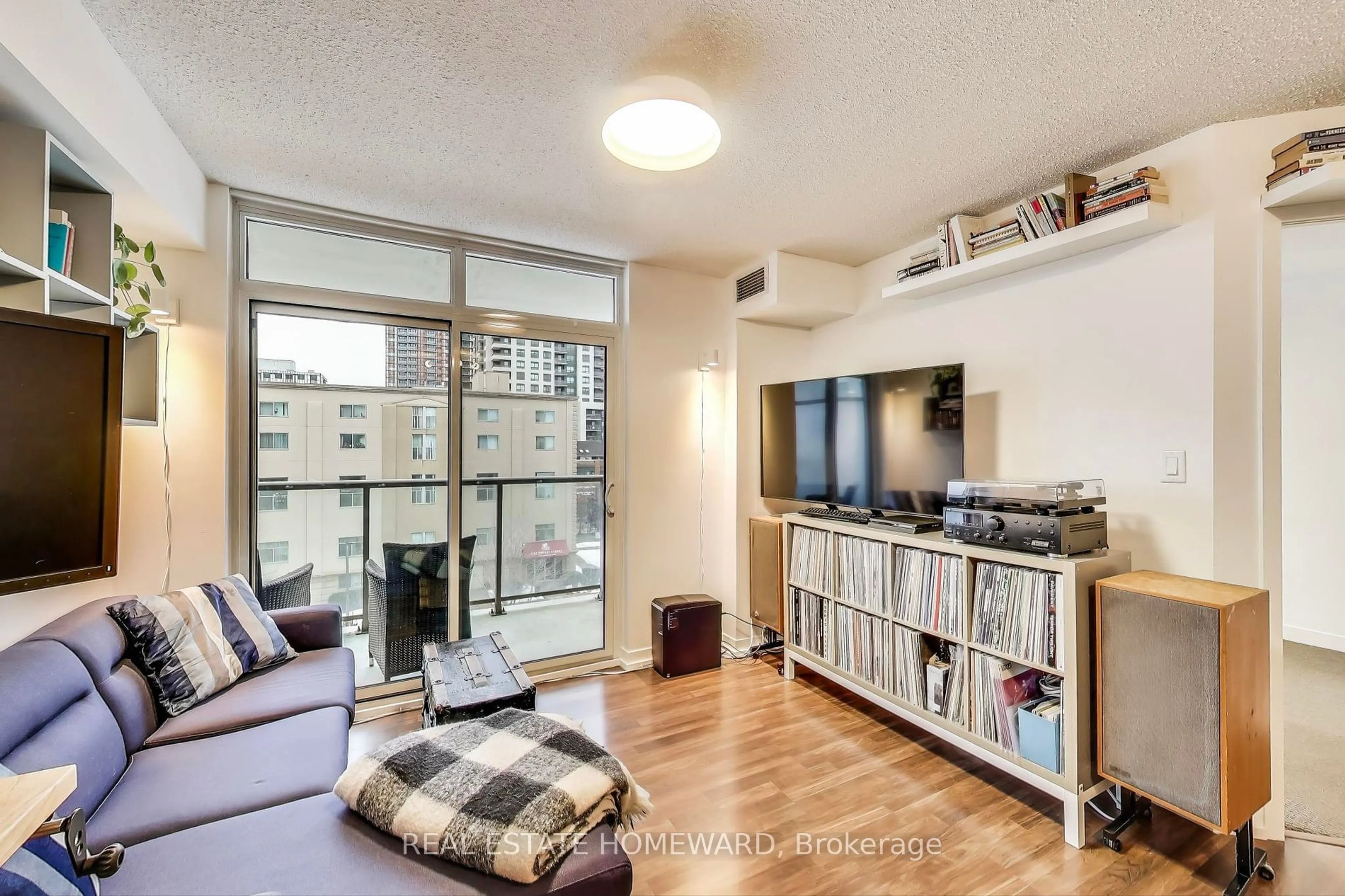 Living room with furniture, unknown for 816 Lansdowne Ave #406, Toronto Ontario M6H 4K6