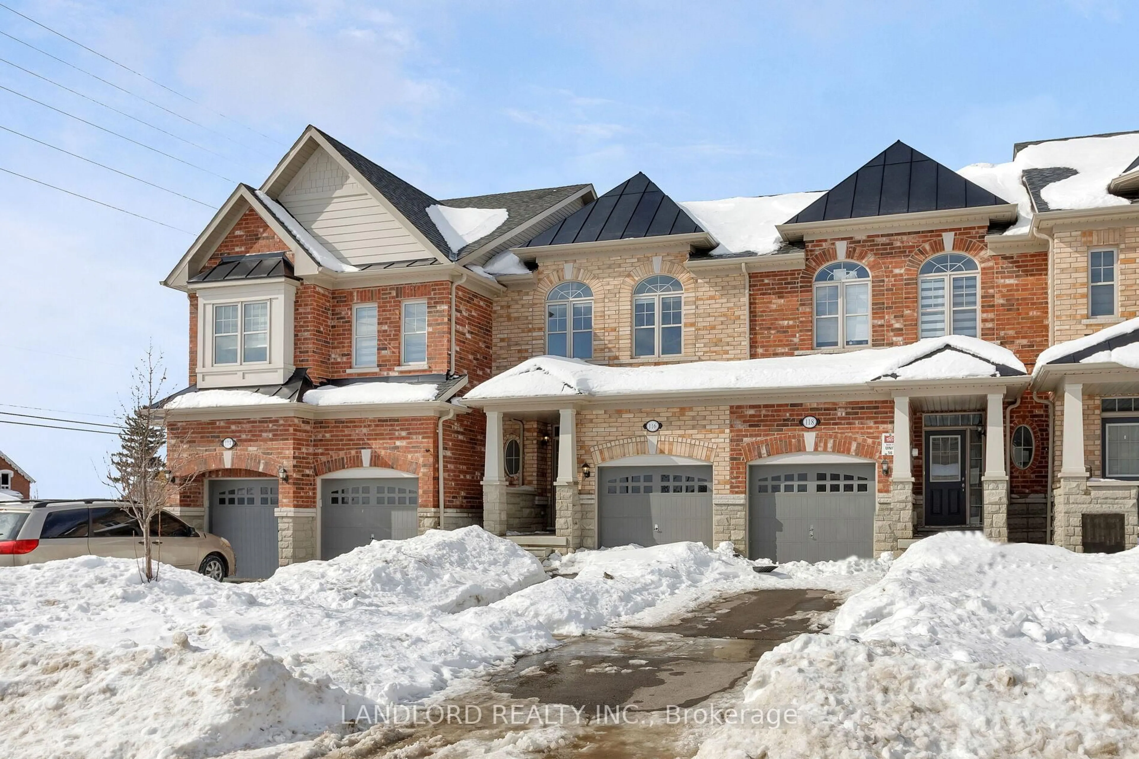 Home with brick exterior material, street for 116 Finegan Circ, Brampton Ontario L7A 0B7