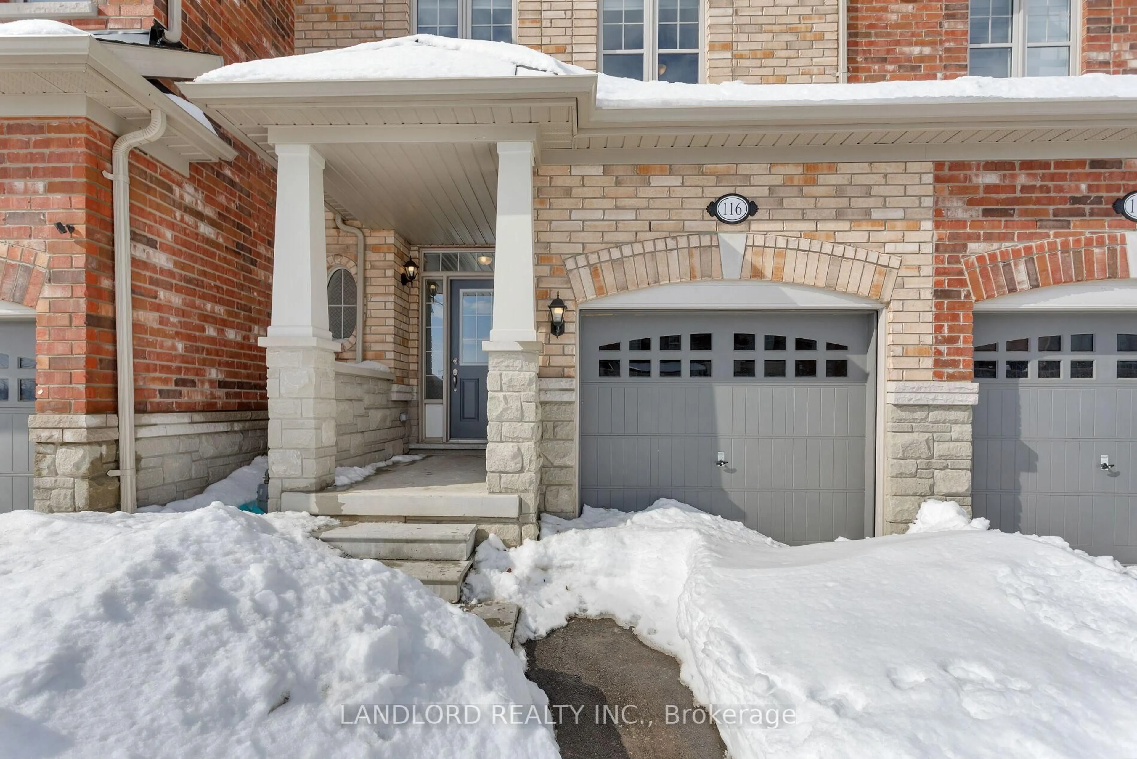 Home with brick exterior material, street for 116 Finegan Circ, Brampton Ontario L7A 0B7