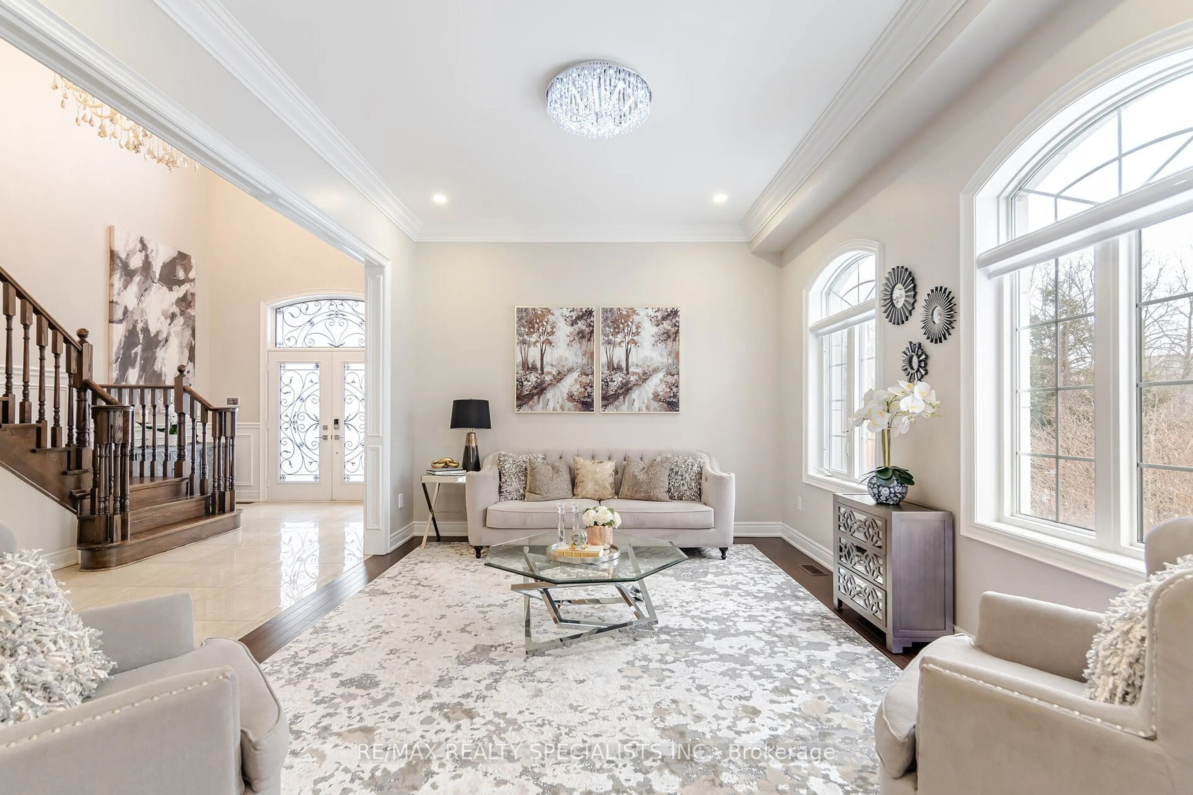 Living room with furniture, unknown for 54 Berkwood Hollow Crt, Brampton Ontario L6Y 2Y1