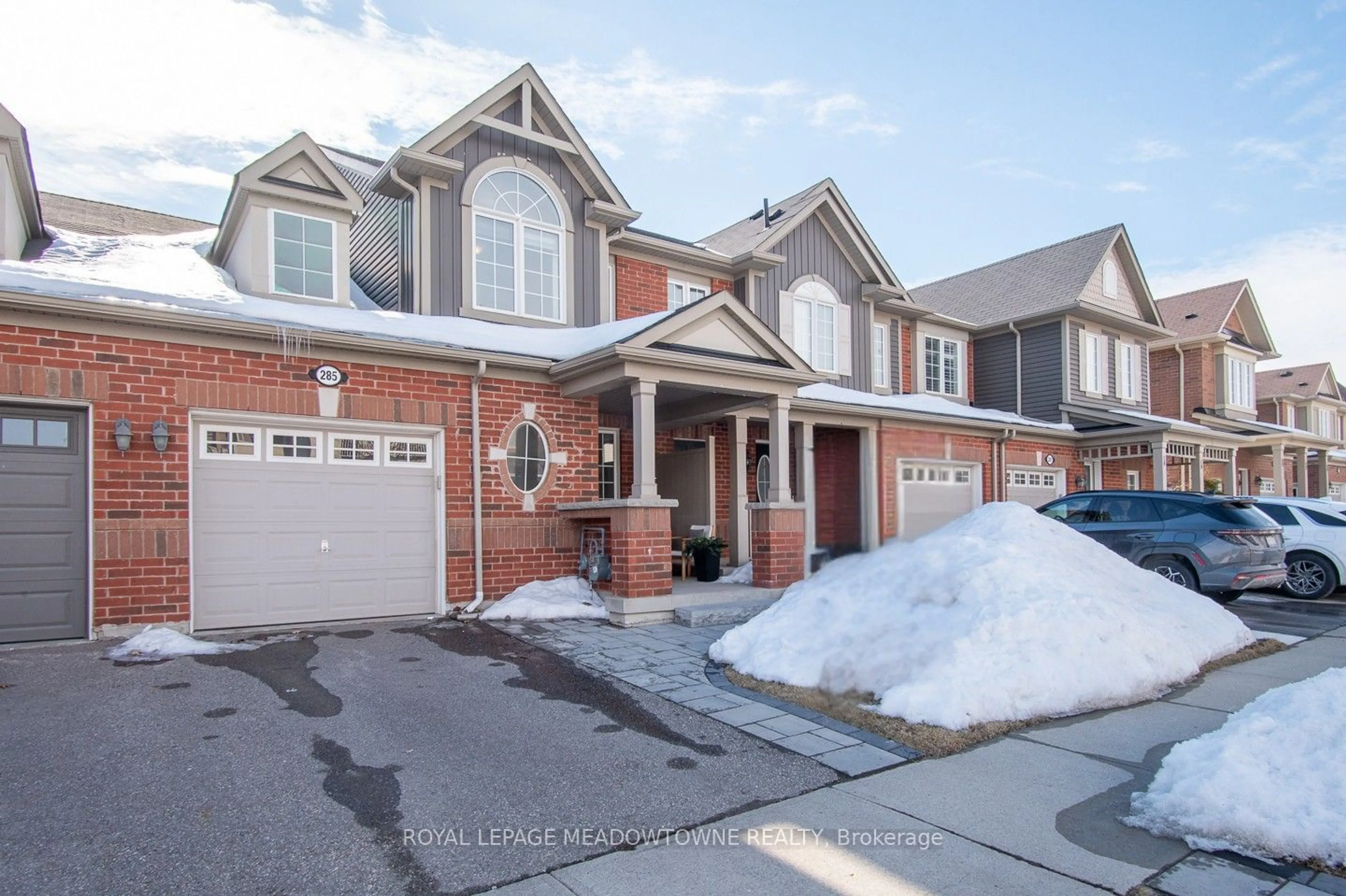 Home with brick exterior material, street for 285 Mortimer Cres, Milton Ontario L9T 8N6