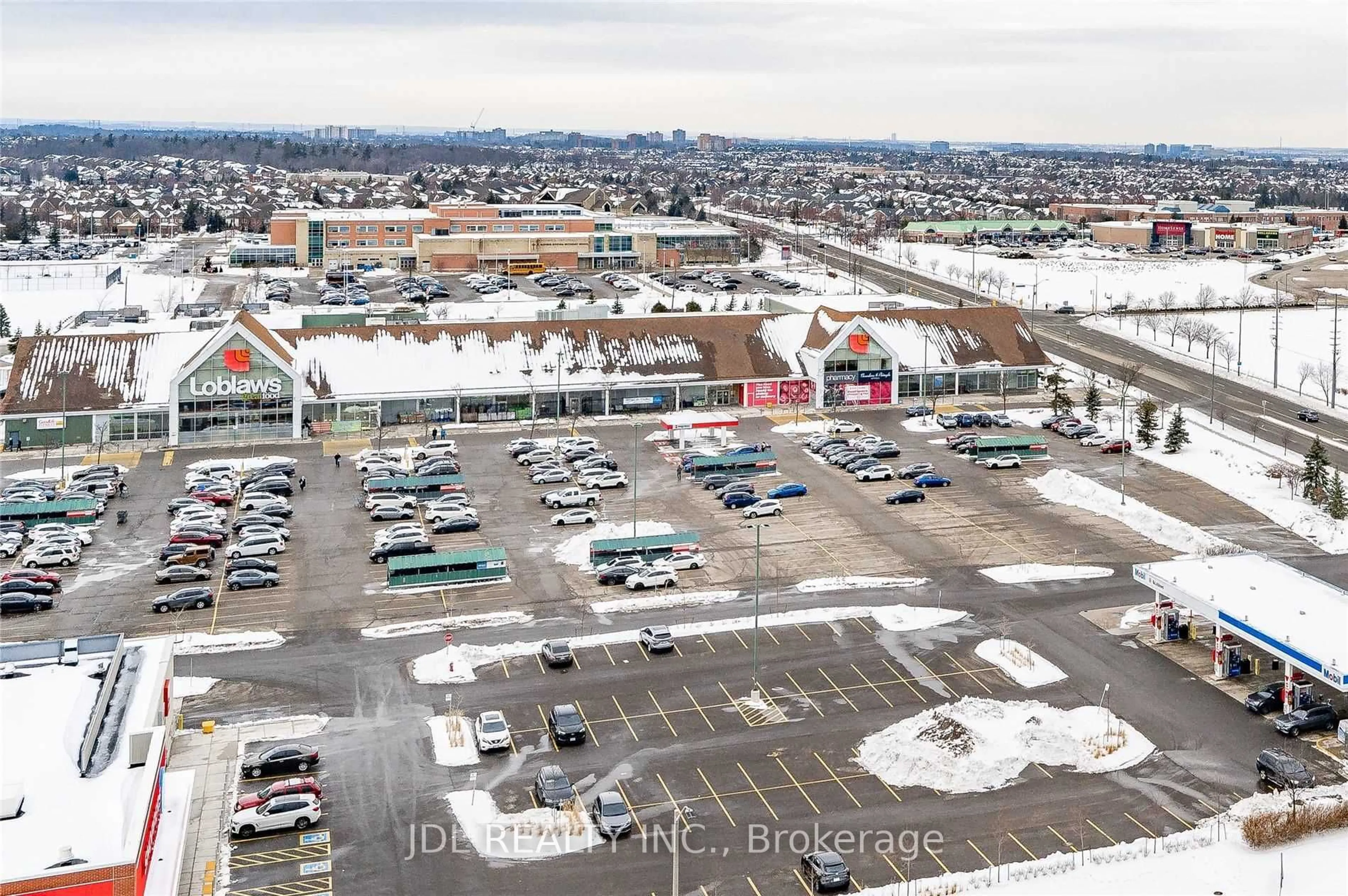 A pic from outside/outdoor area/front of a property/back of a property/a pic from drone, street for 4850 Glen Erin Dr #1703, Mississauga Ontario L5M 7S1