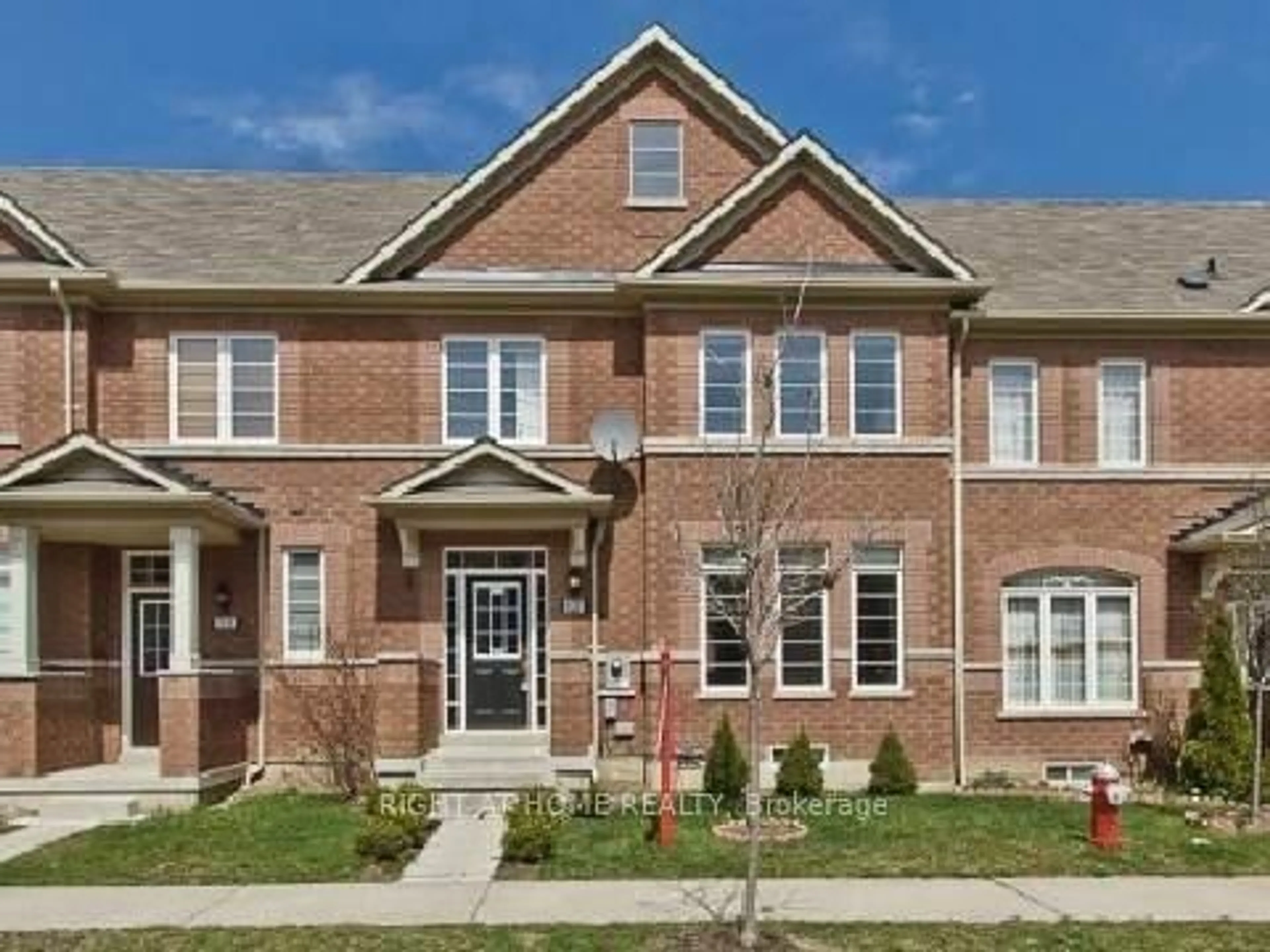 Home with brick exterior material, street for 5537 Waterwind Cres, Mississauga Ontario L5M 0G4