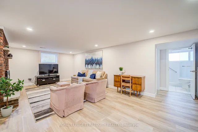 Additional property image - 6 Winterset Cres