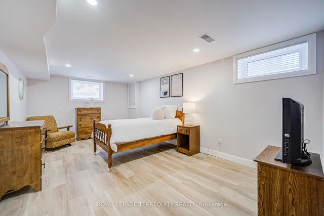 Additional property image - 6 Winterset Cres