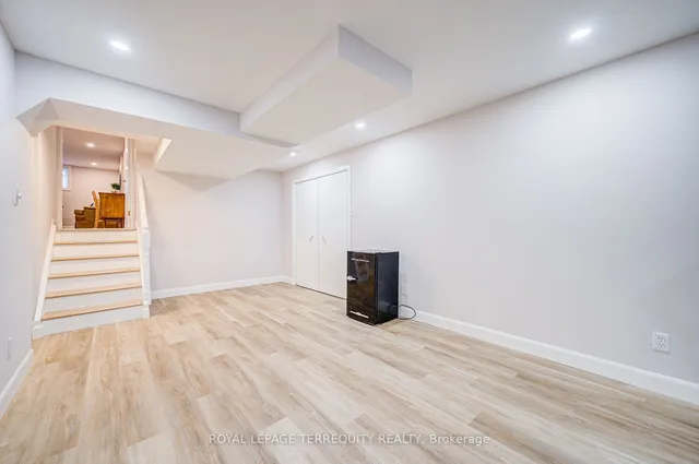 Additional property image - 6 Winterset Cres