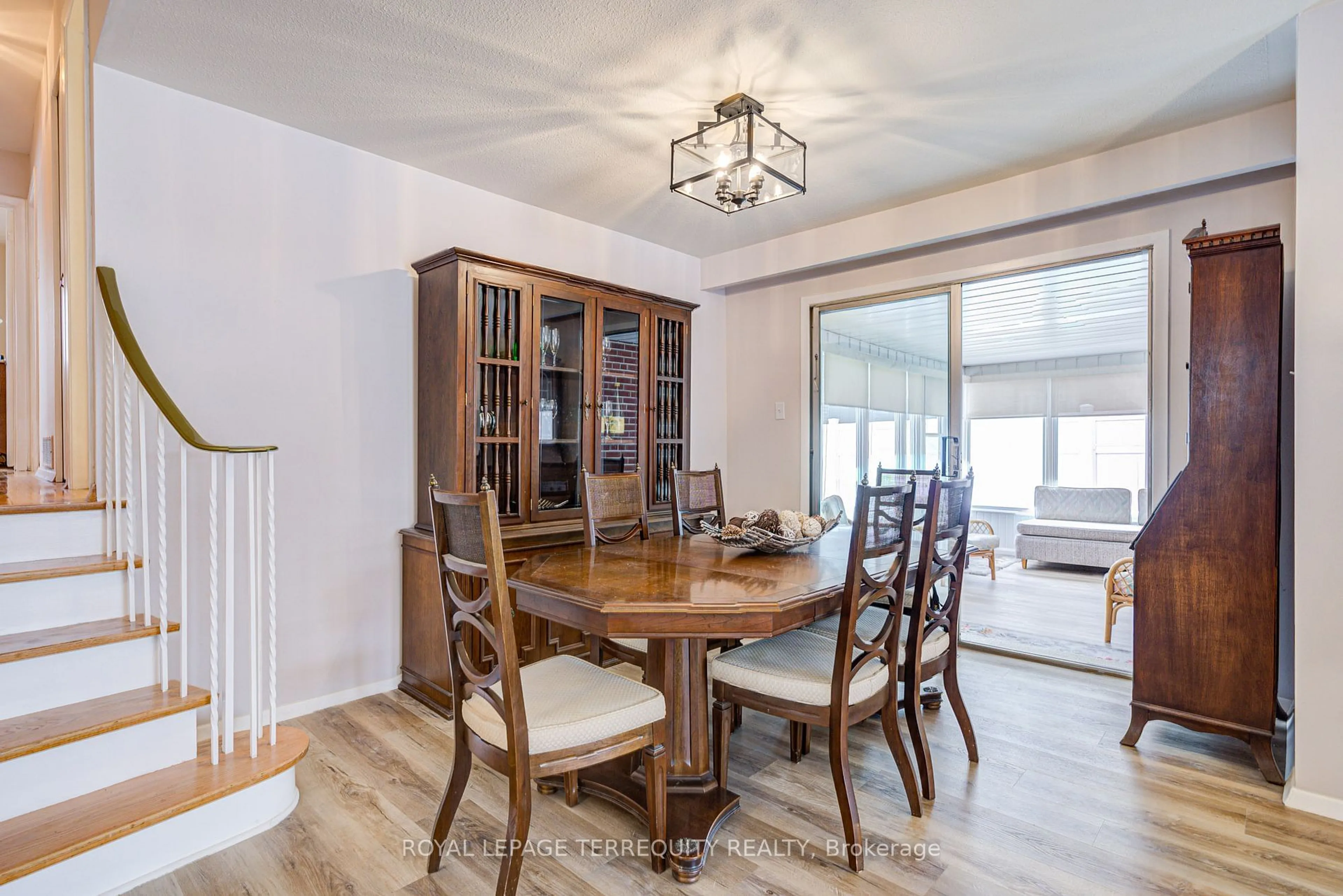 Dining room, wood/laminate floor for 6 Winterset Cres, Toronto Ontario M9R 4A2