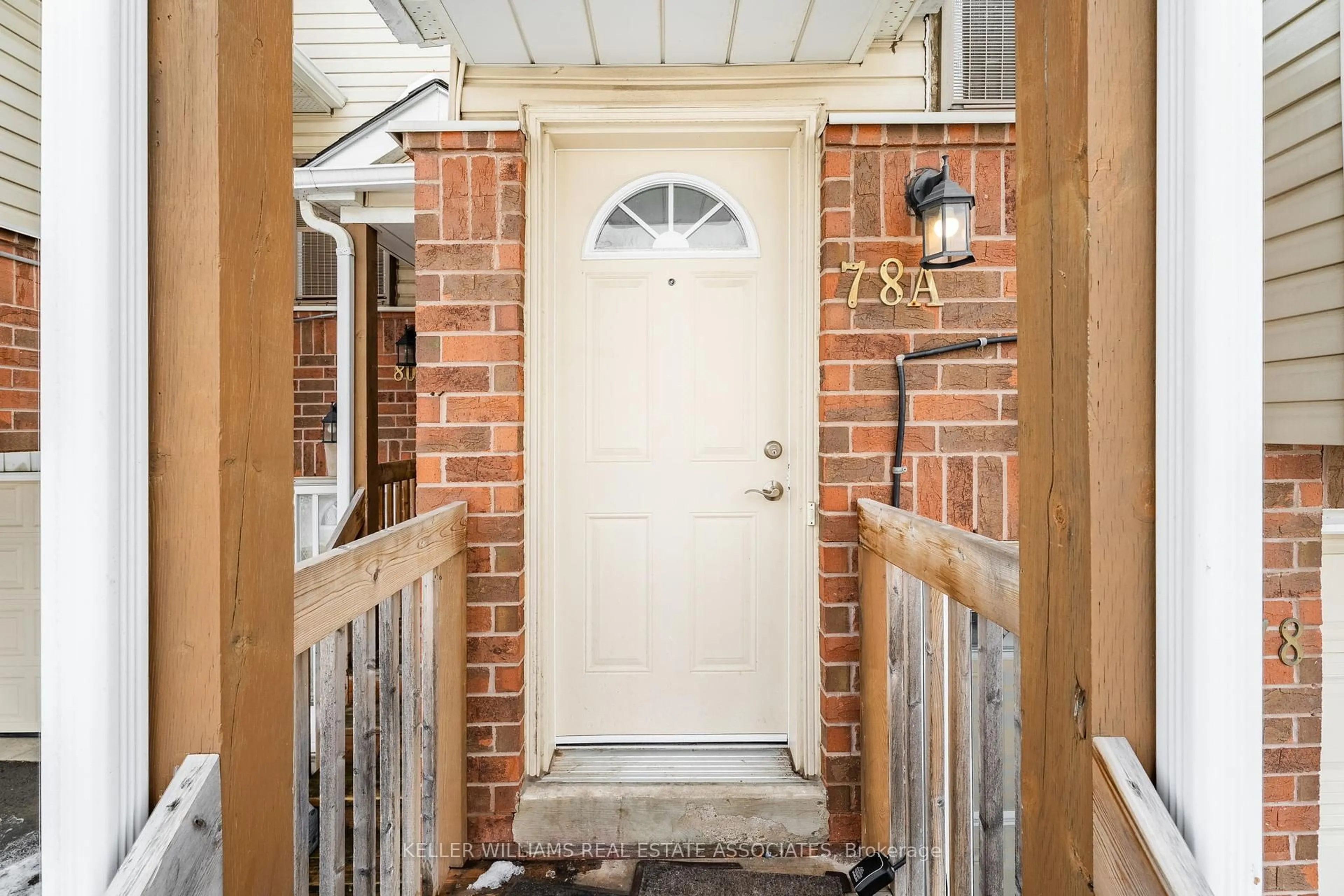 Indoor entryway for 78A Stewart Maclaren Rd, Halton Hills Ontario L7G 5L9