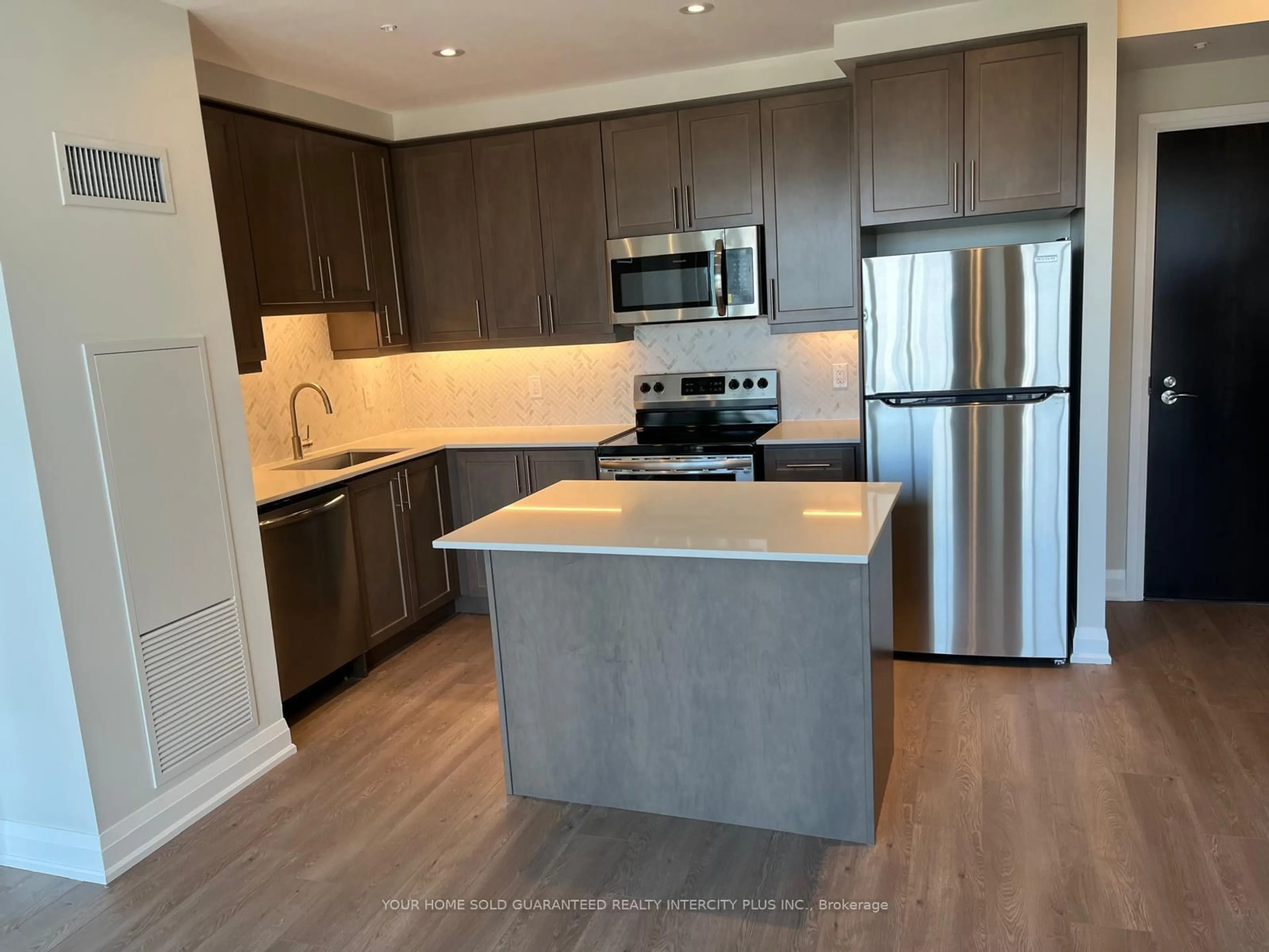 Open concept kitchen, unknown for 15 Lynch St #1405, Brampton Ontario L6W 2Z8