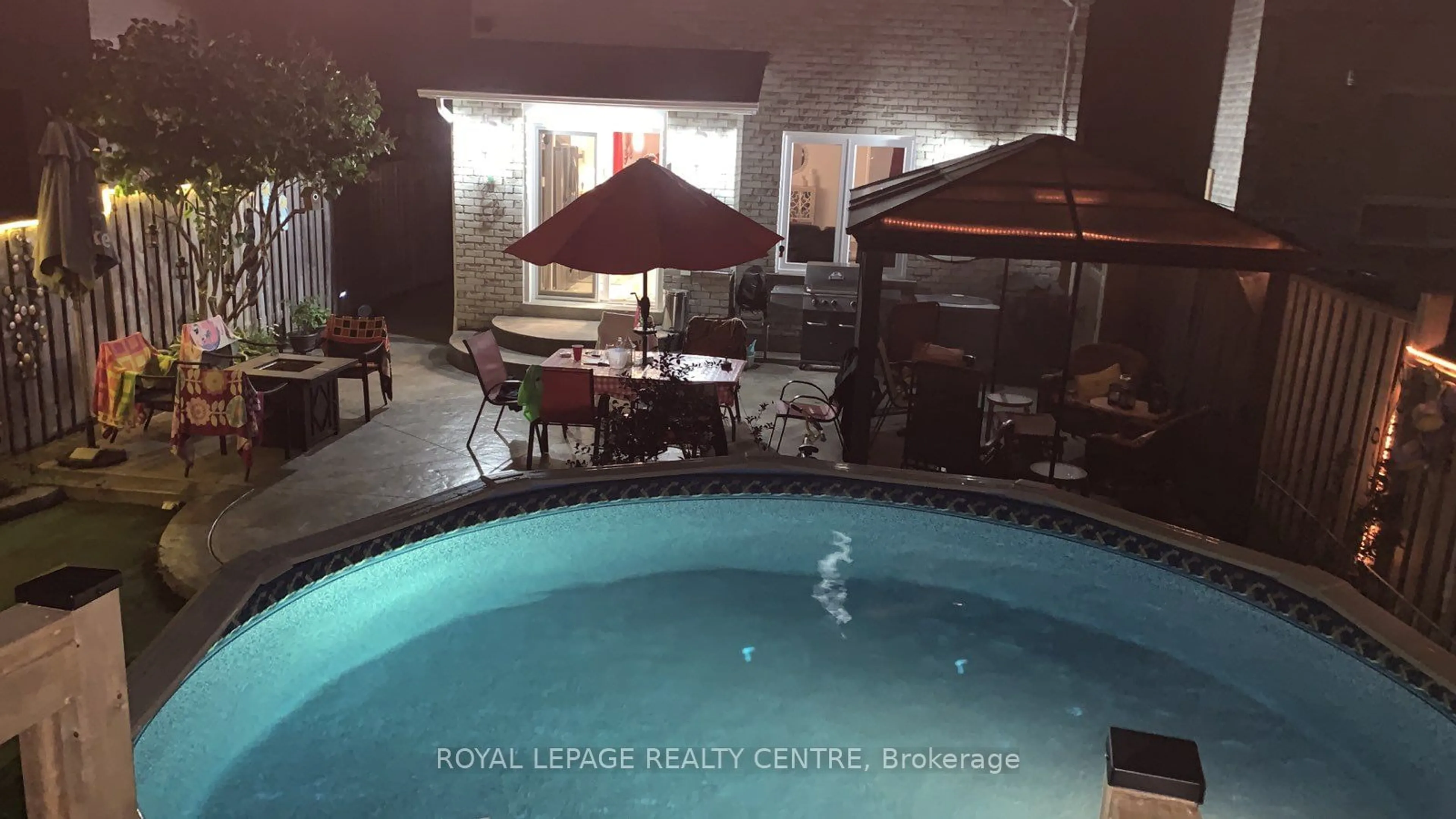 Pool for 598 Pilcom Crt, Mississauga Ontario L5B 4A3