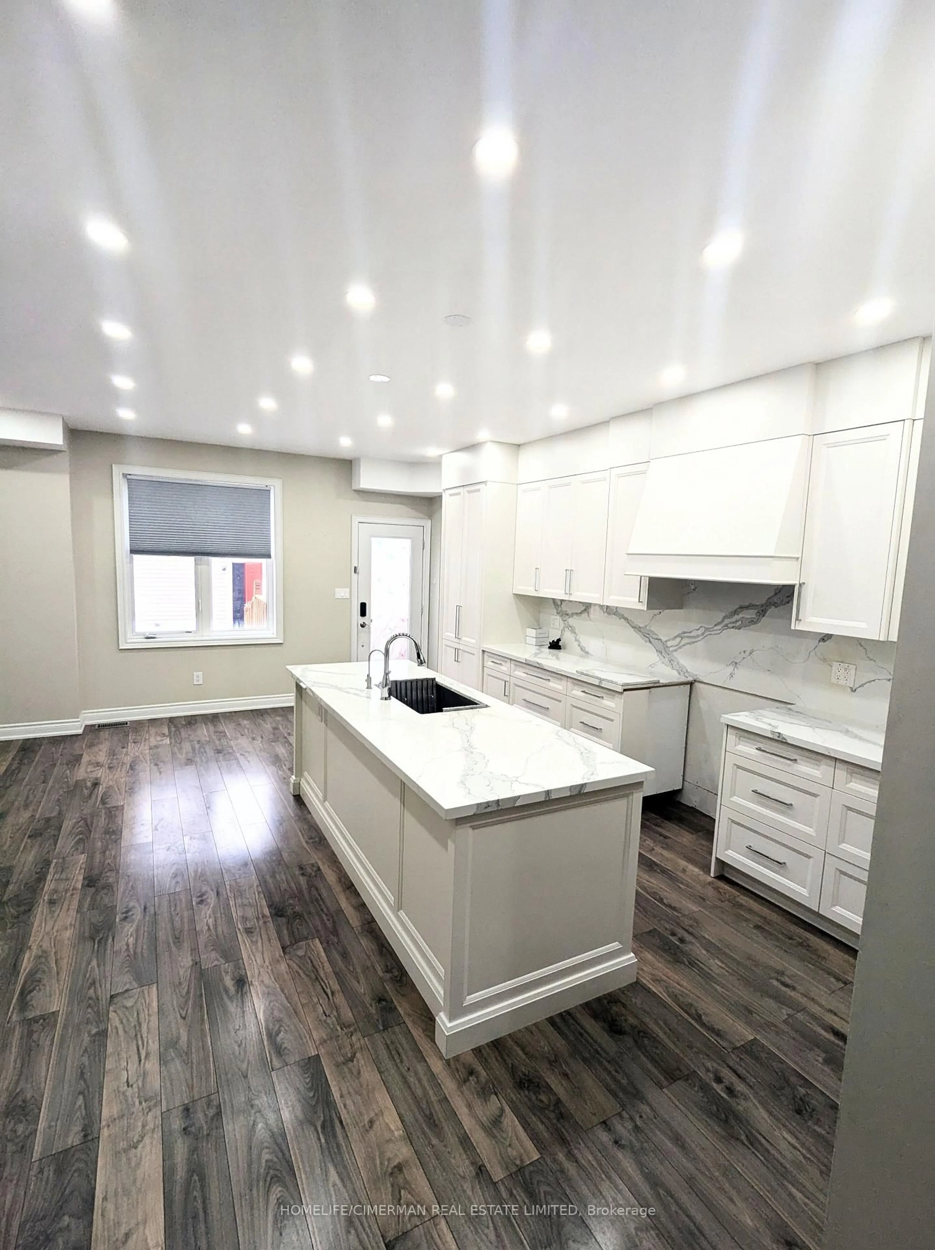 Open concept kitchen, unknown for 94 Evelyn Wiggins Dr, Toronto Ontario M3J 0E4